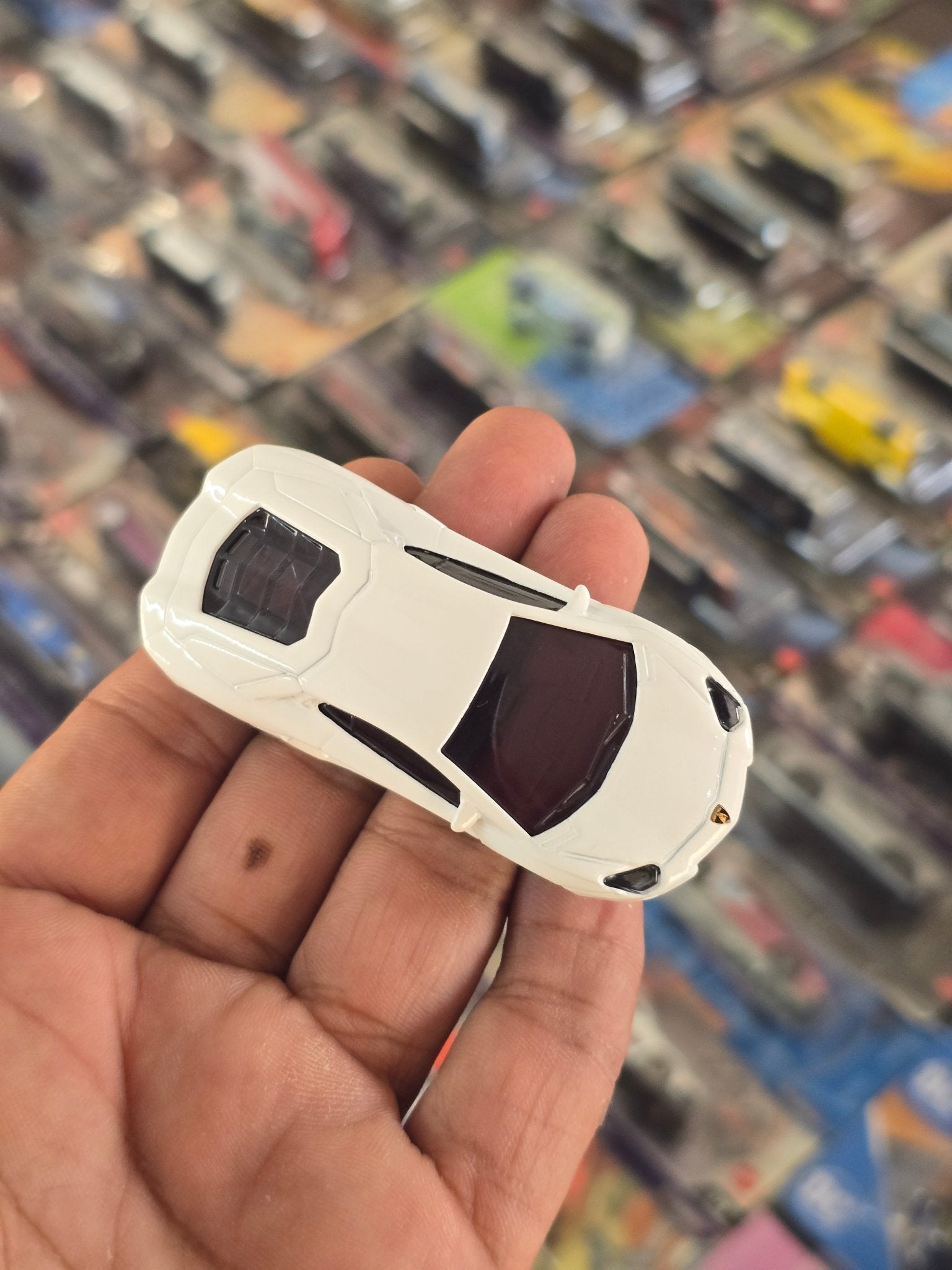 Majorette Lamborghini Aventador - White (Uncarded) - Kinder Logs