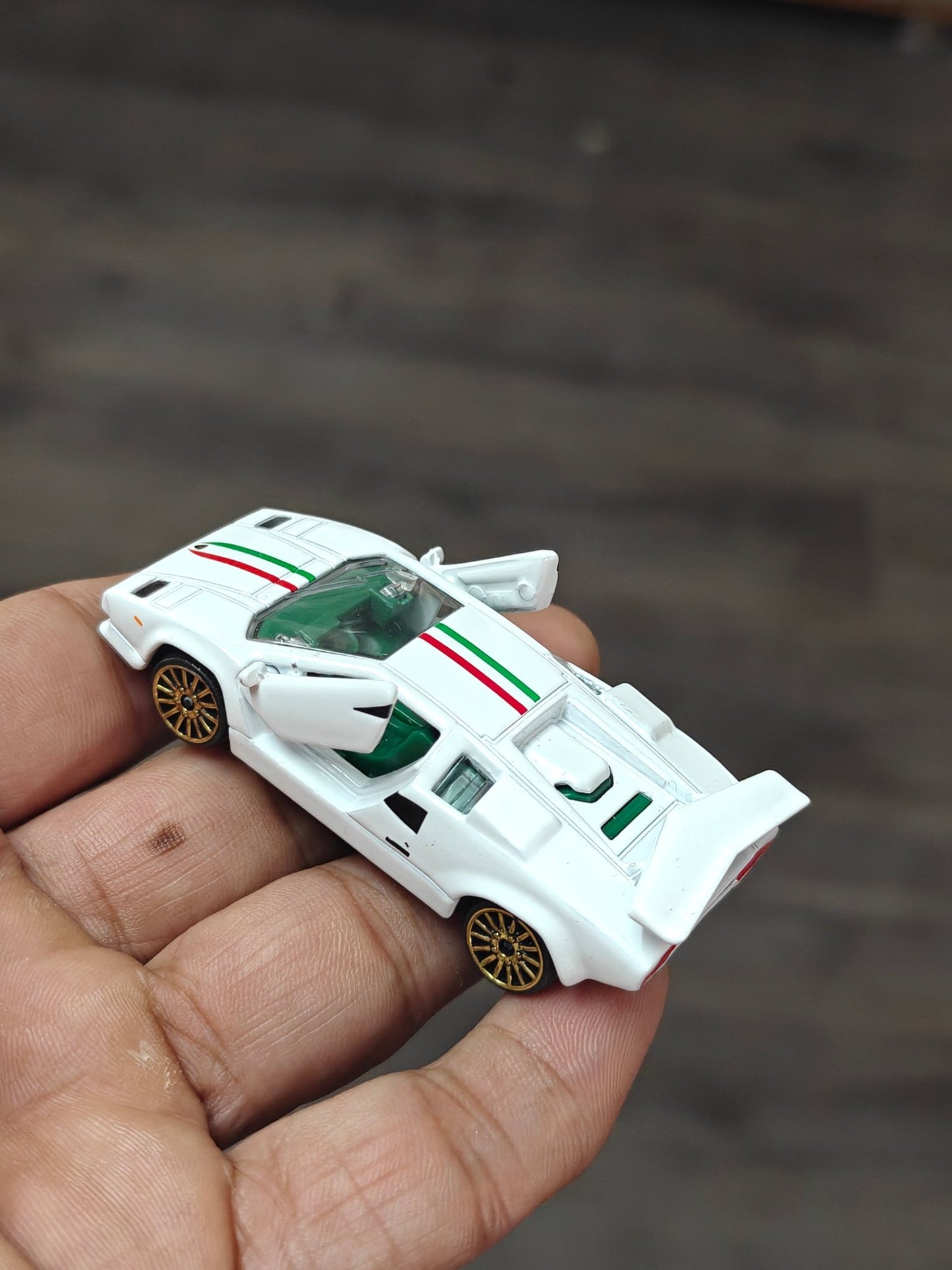 Majorette Lamborghini Countach LP400 - White (Uncarded - New) - Kinder Logs