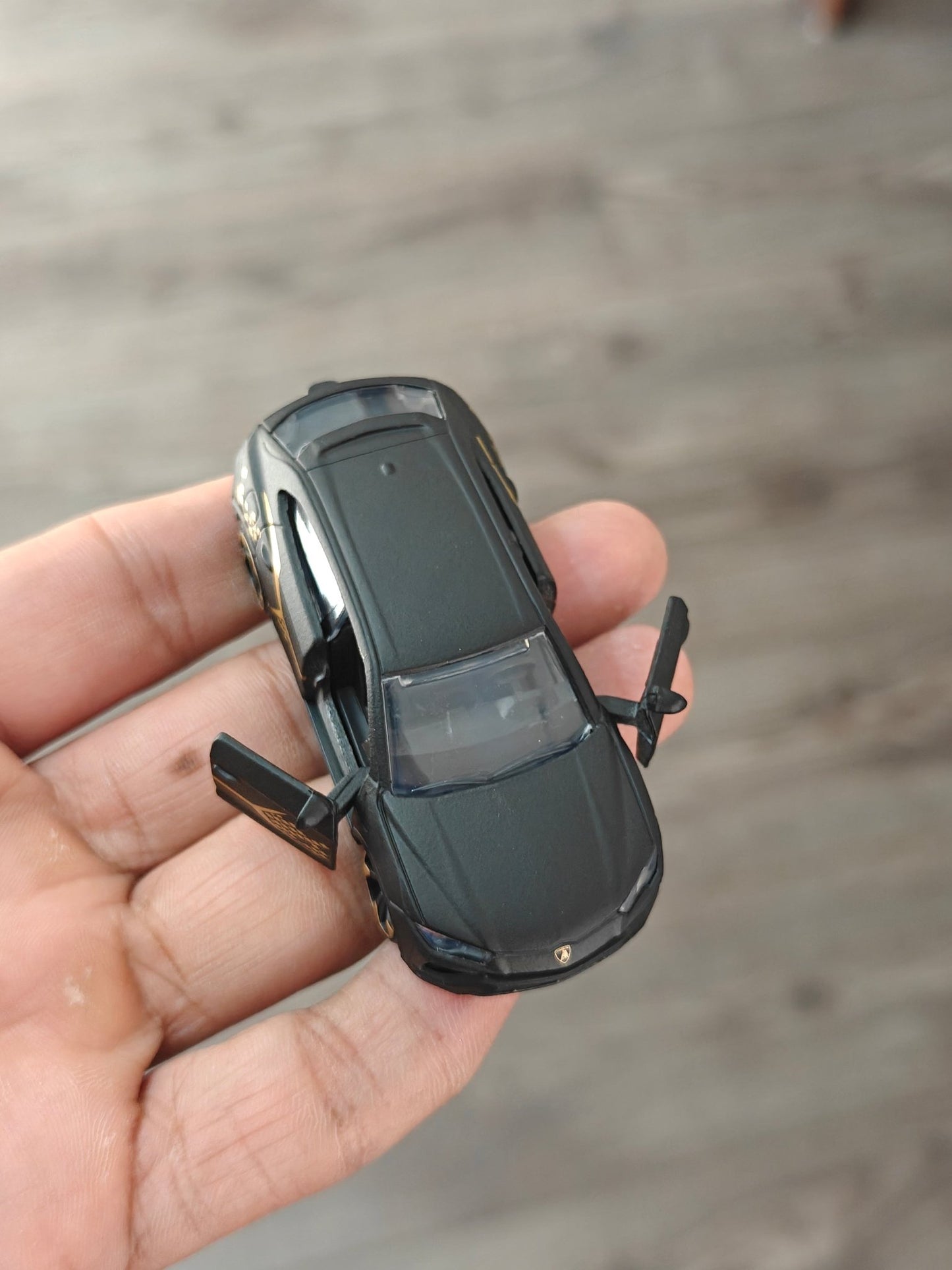 Majorette Lamborghini URUS SUV - Black (Uncarded - New) - Kinder Logs
