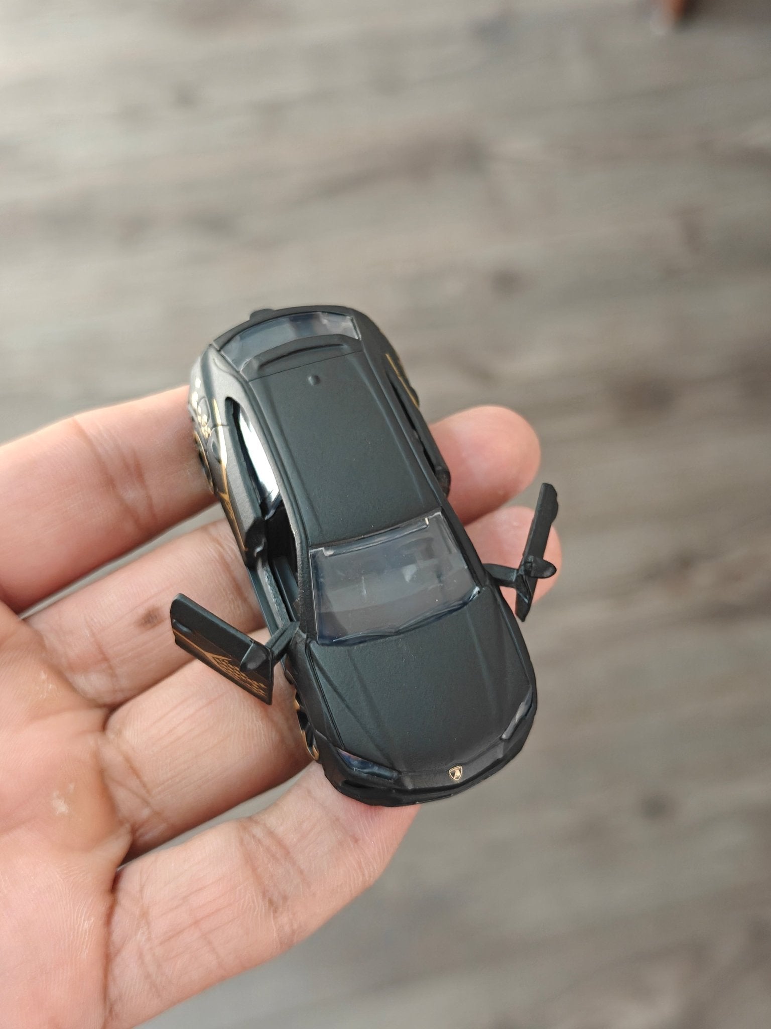 Majorette Lamborghini URUS SUV - Black (Uncarded - New) - Kinder Logs