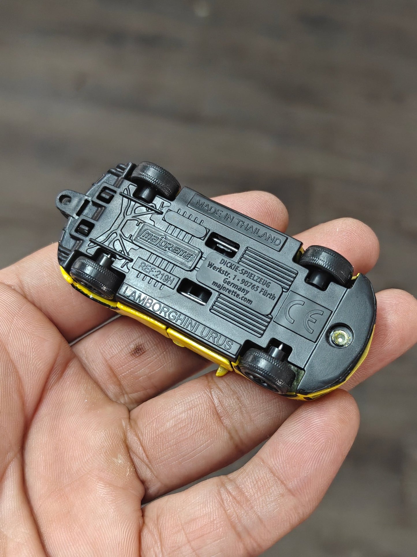 Majorette Lamborghini Urus - Yellow (Uncarded - New) - Kinder Logs