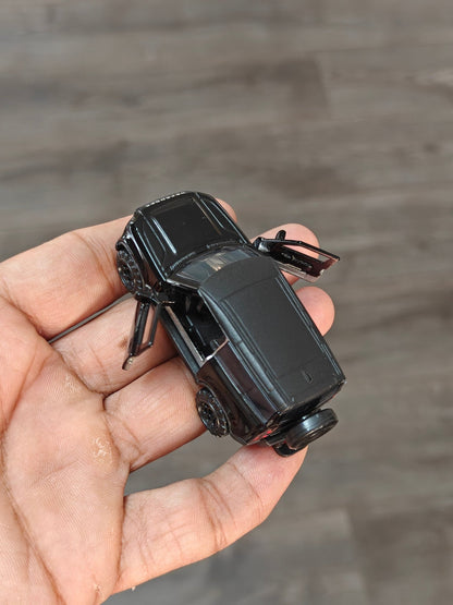 Majorette Land Rover Defender 90 Black Edition (Uncarded - New) - Kinder Logs