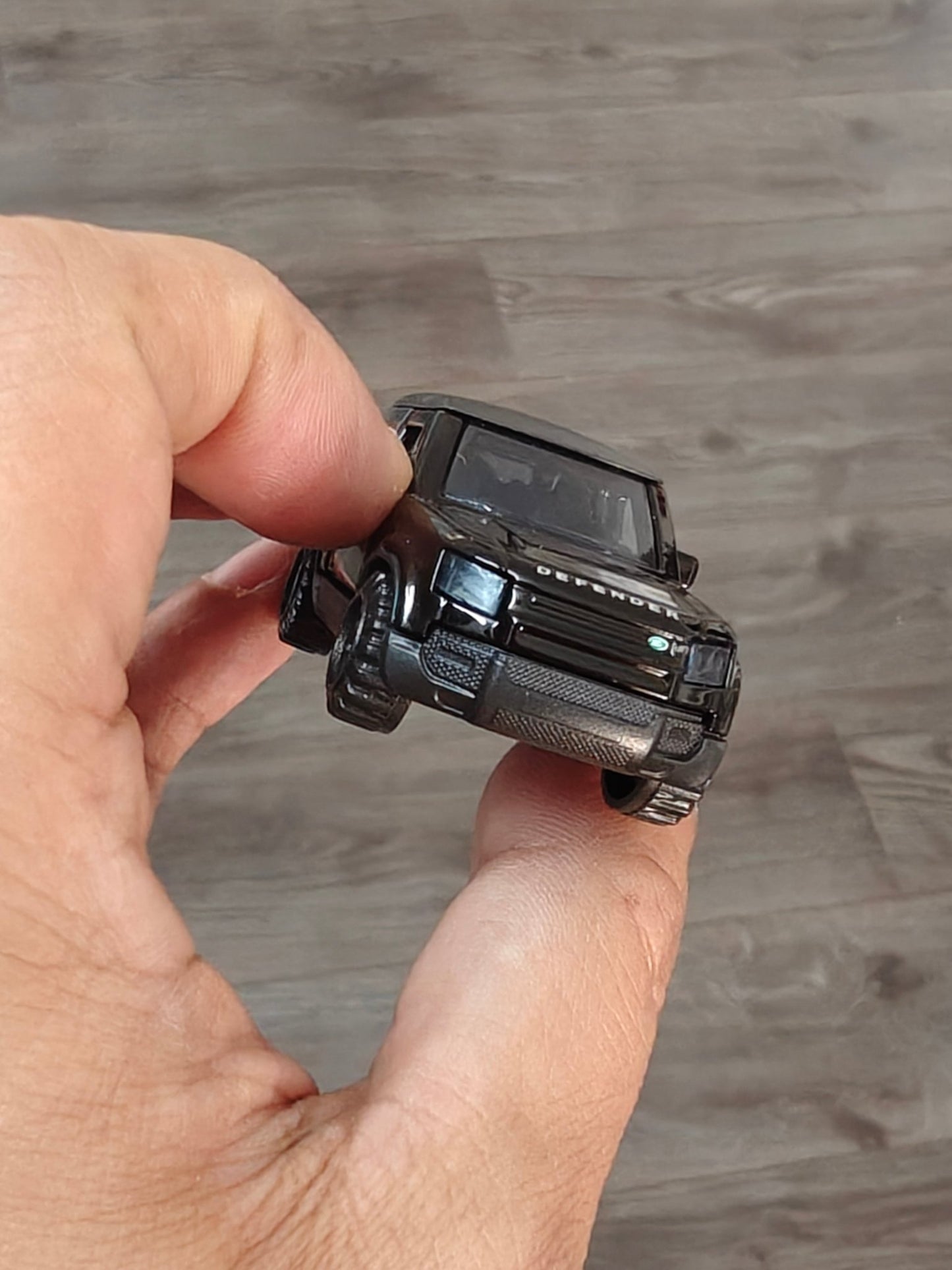 Majorette Land Rover Defender 90 Black Edition (Uncarded - New) - Kinder Logs