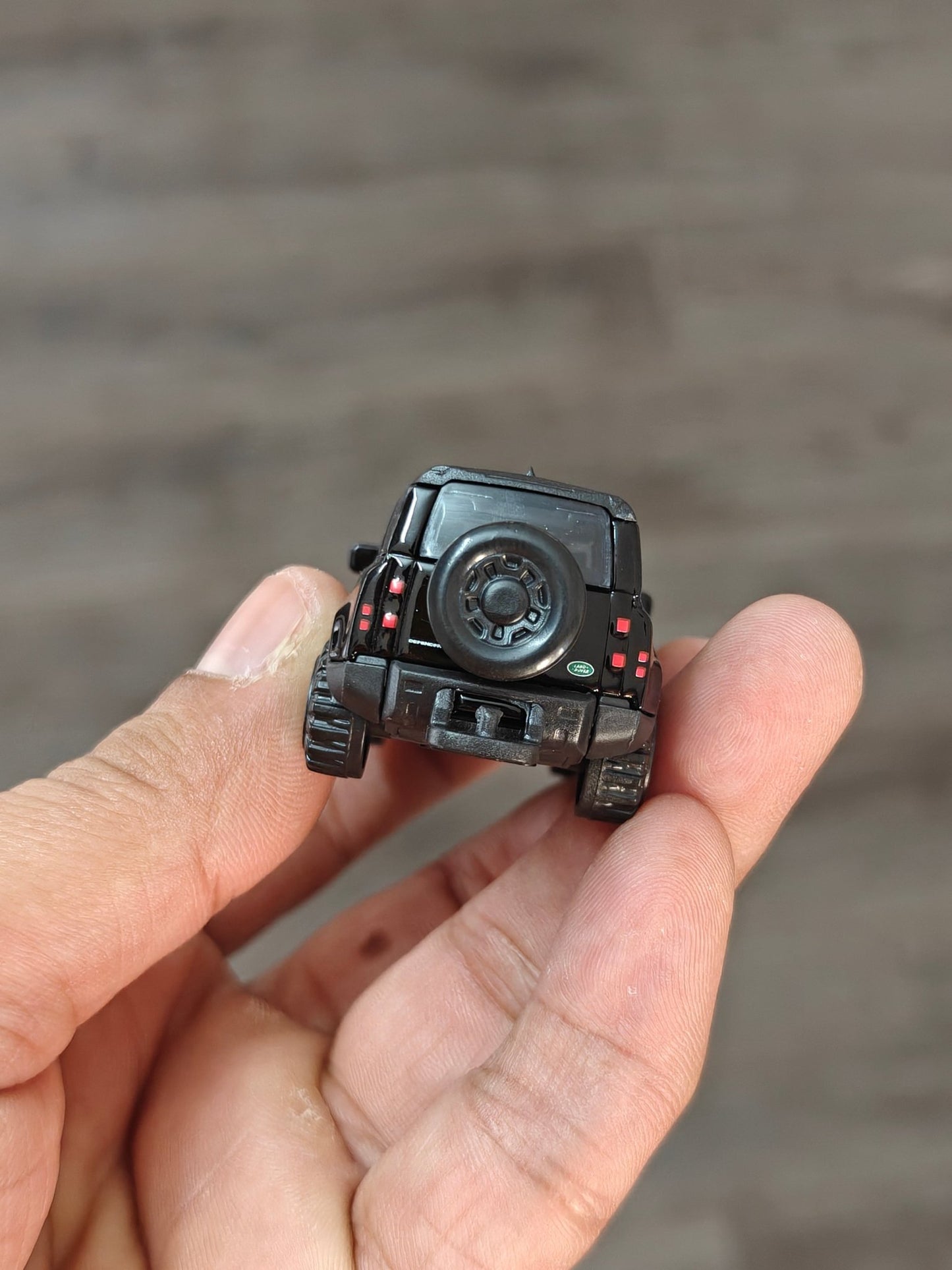 Majorette Land Rover Defender 90 Black Edition (Uncarded - New) - Kinder Logs