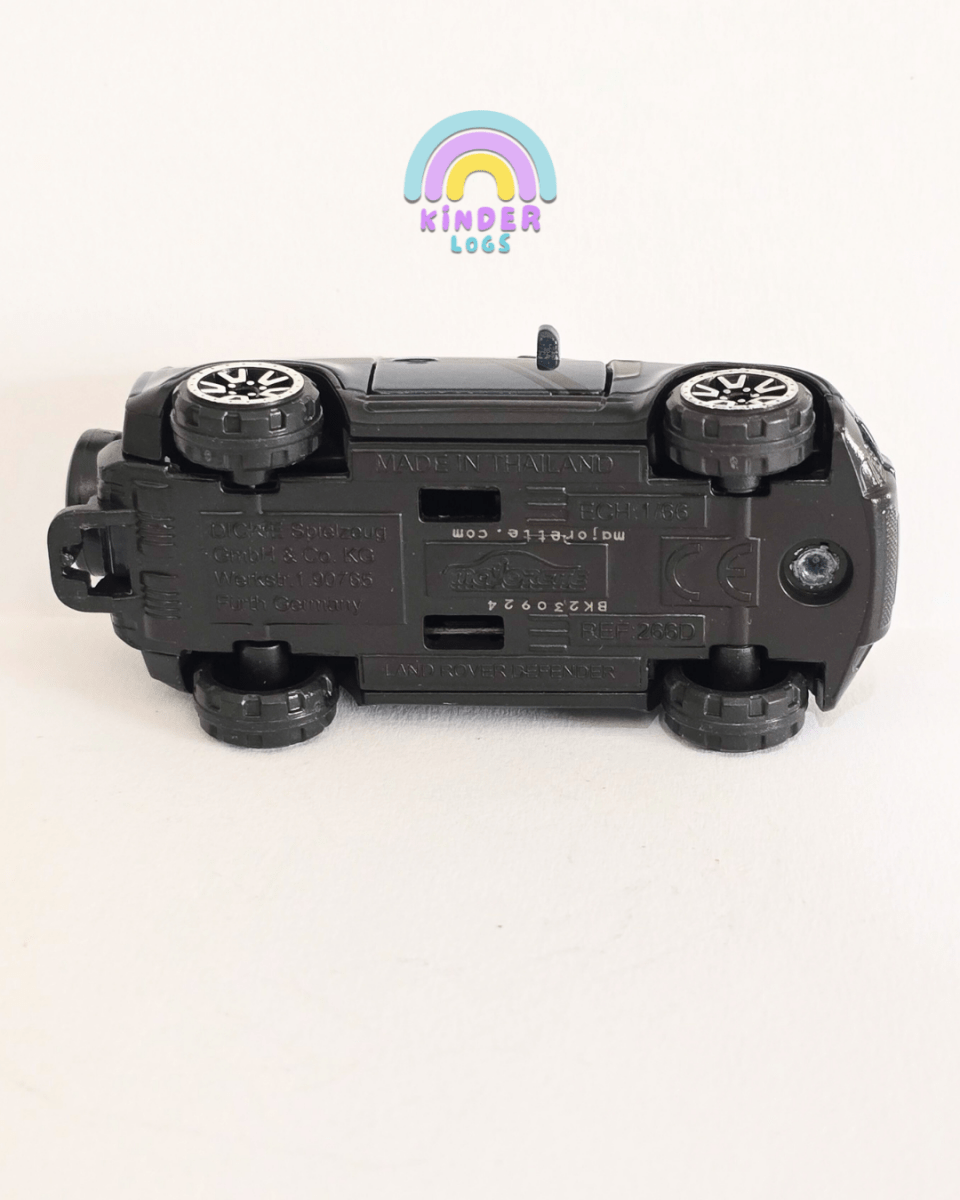 Majorette Land Rover Defender 90 With Airstream Sport 16 (Uncarded) - Kinder Logs