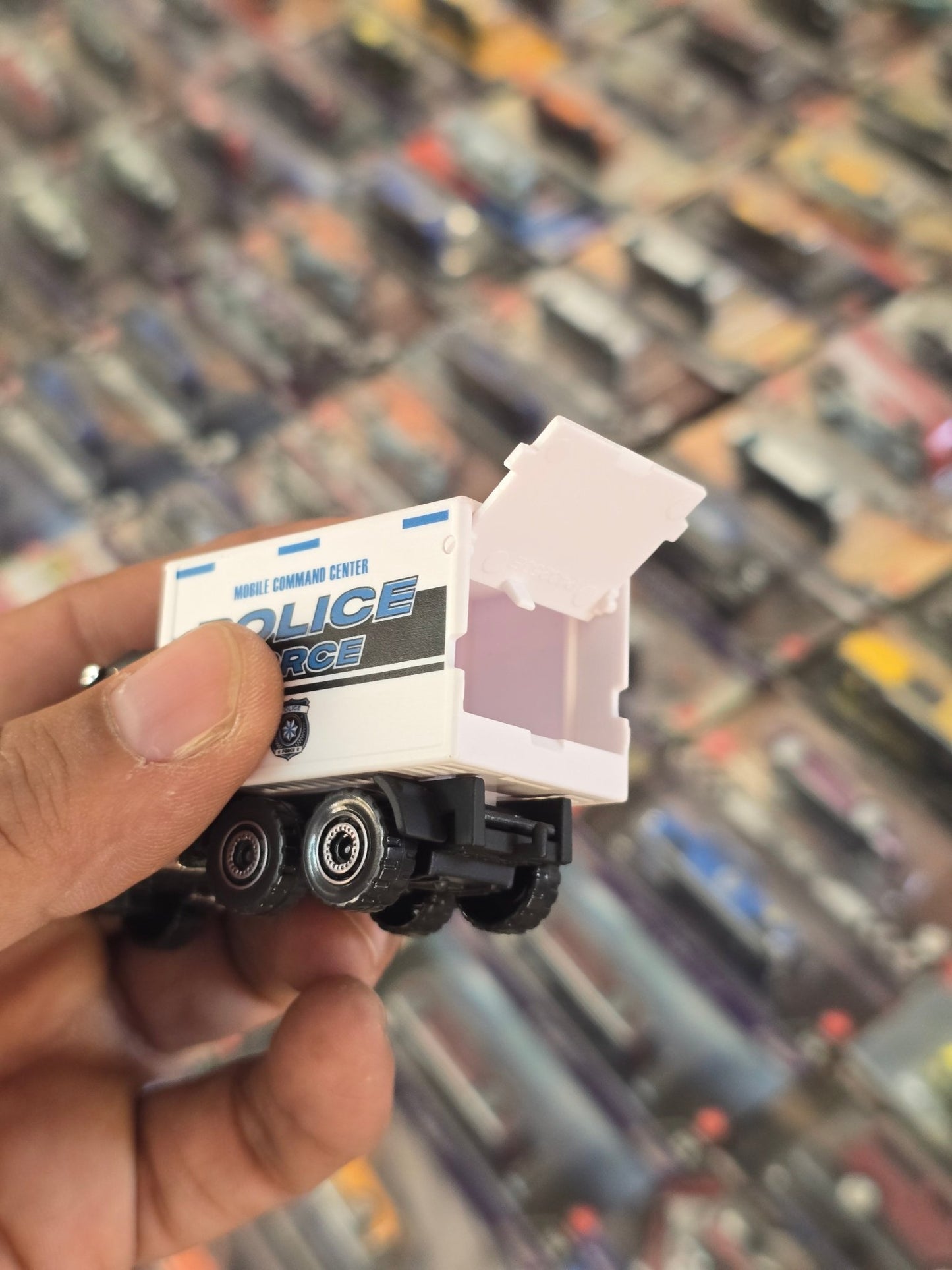 Majorette Mack Granite Police Truck (Uncarded) - Kinder Logs