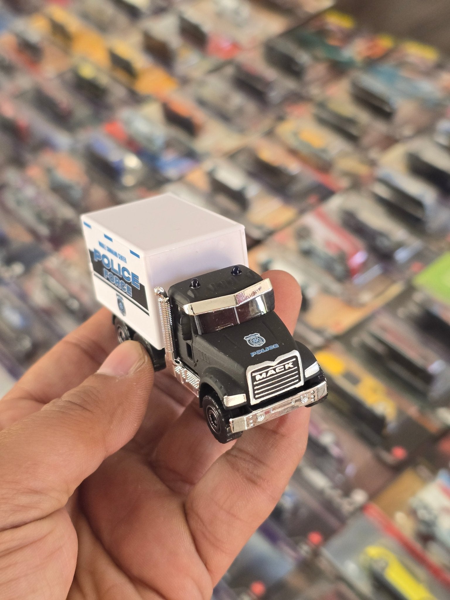 Majorette Mack Granite Police Truck (Uncarded) - Kinder Logs