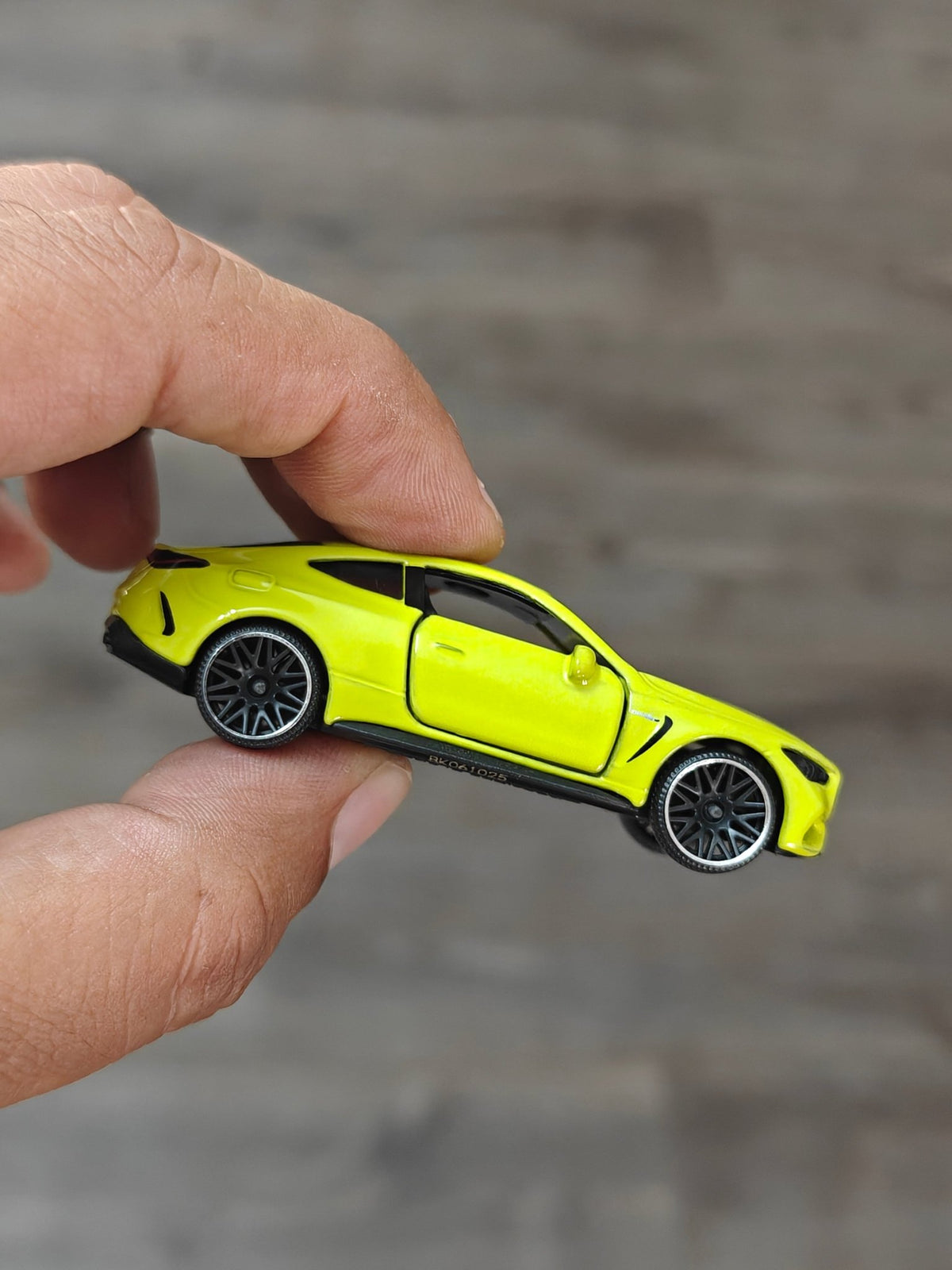 Majorette Mercedes-AMG CLE 63 - Neon Green (Uncarded - New) - Kinder Logs