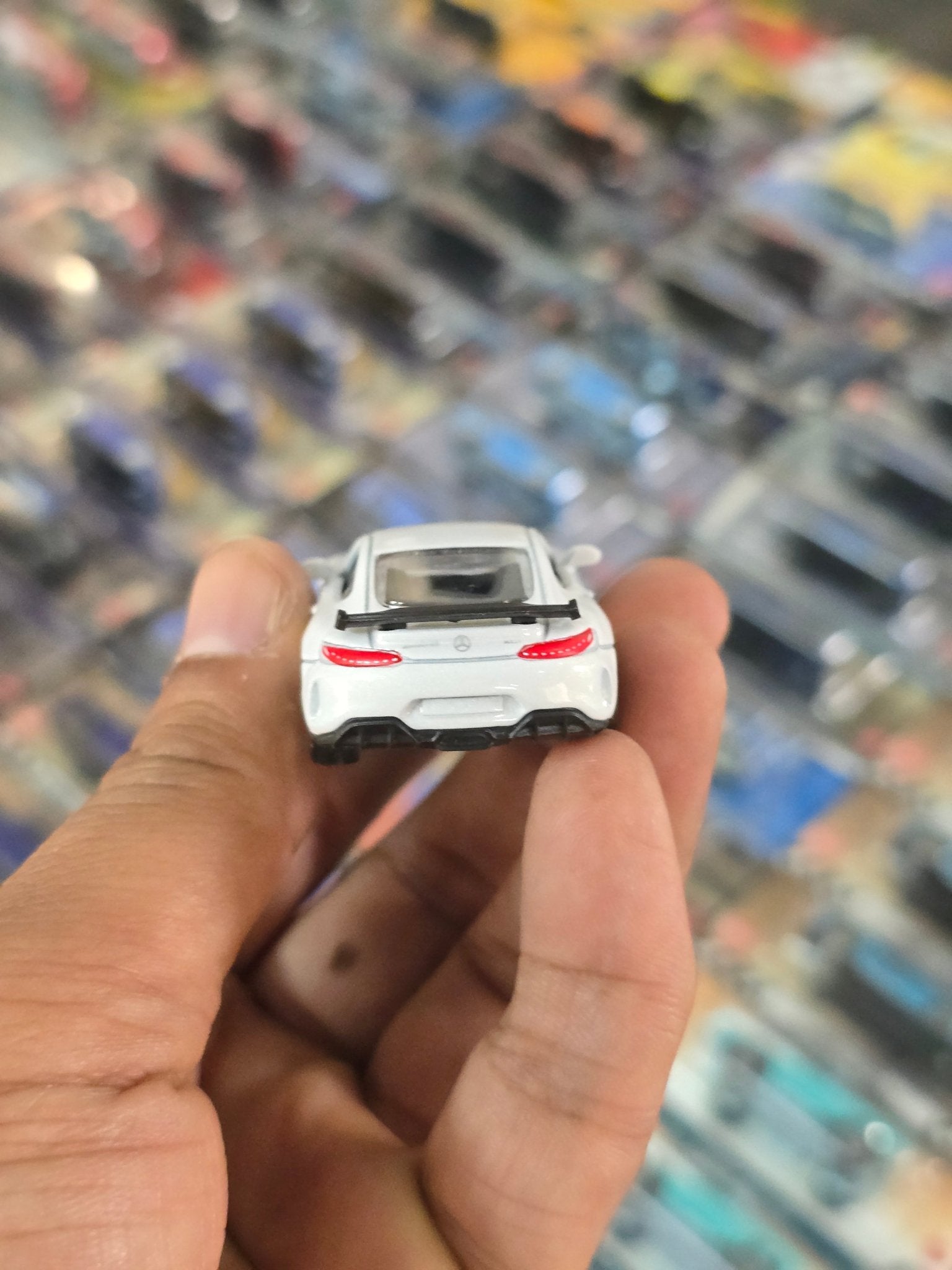 Majorette Mercedes - AMG GT R (Uncarded) - Kinder Logs