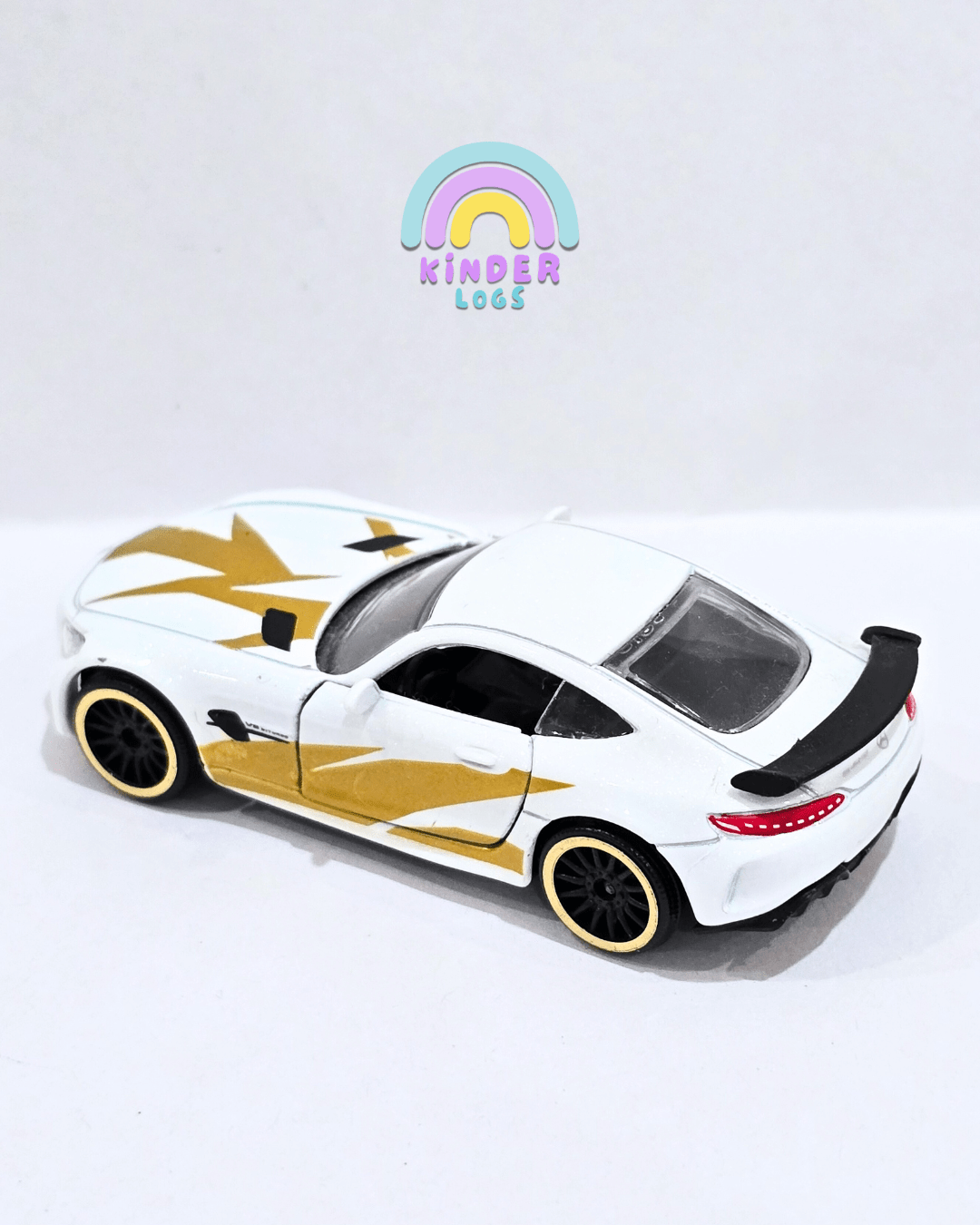Majorette Mercedes - AMG GTR - White - Gold (Used Car) - Kinder Logs