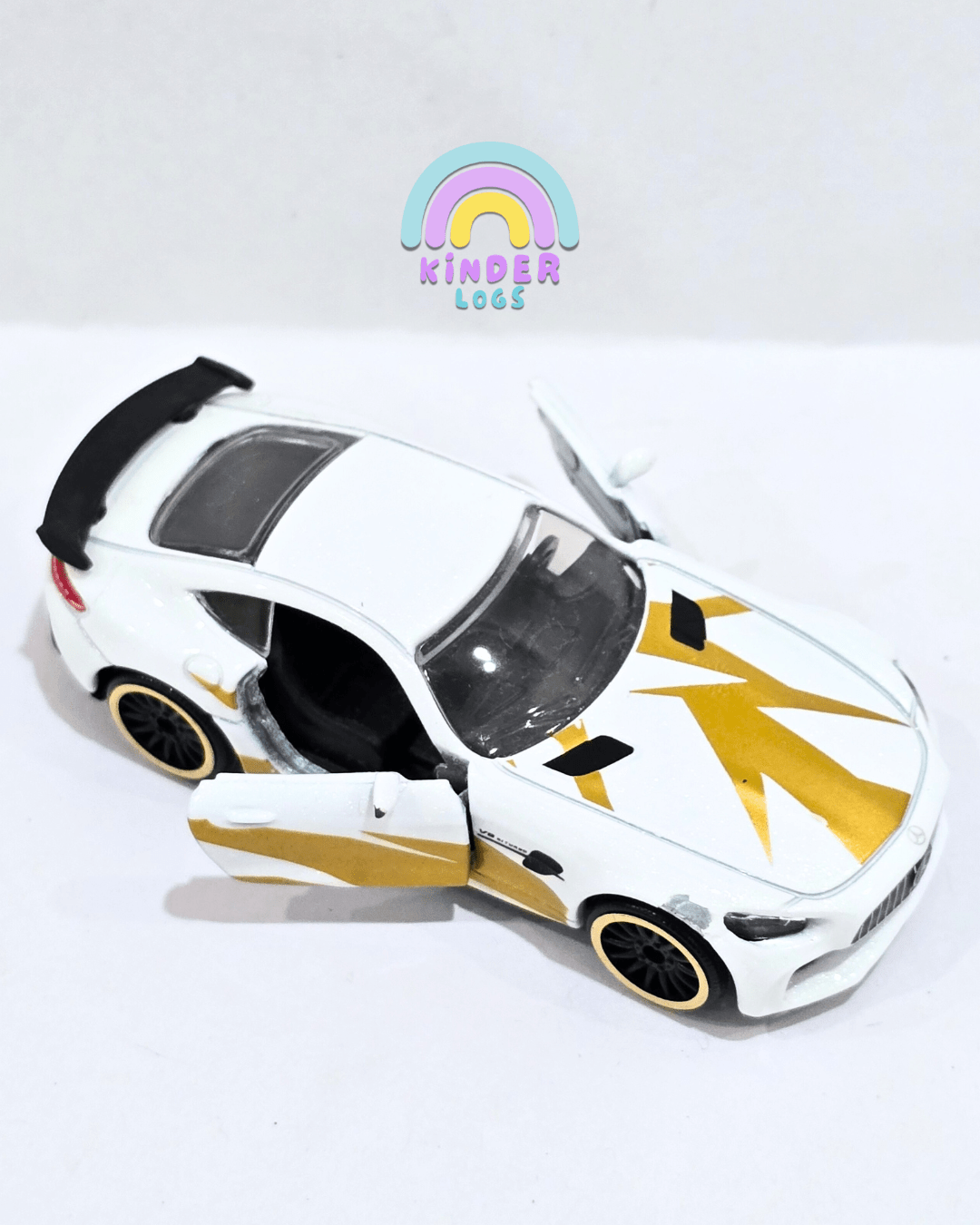 Majorette Mercedes - AMG GTR - White - Gold (Used Car) - Kinder Logs
