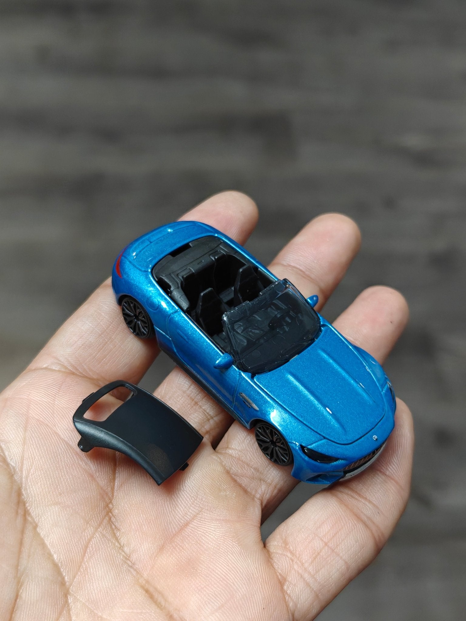 Majorette Mercedes - AMG SL 63 - Blue (Uncarded - New) - Kinder Logs