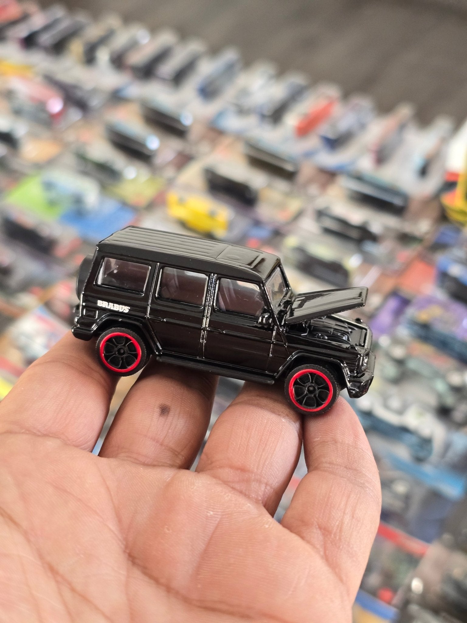 Majorette Mercedes Brabus B63s Black Edition (Uncarded) - Kinder Logs