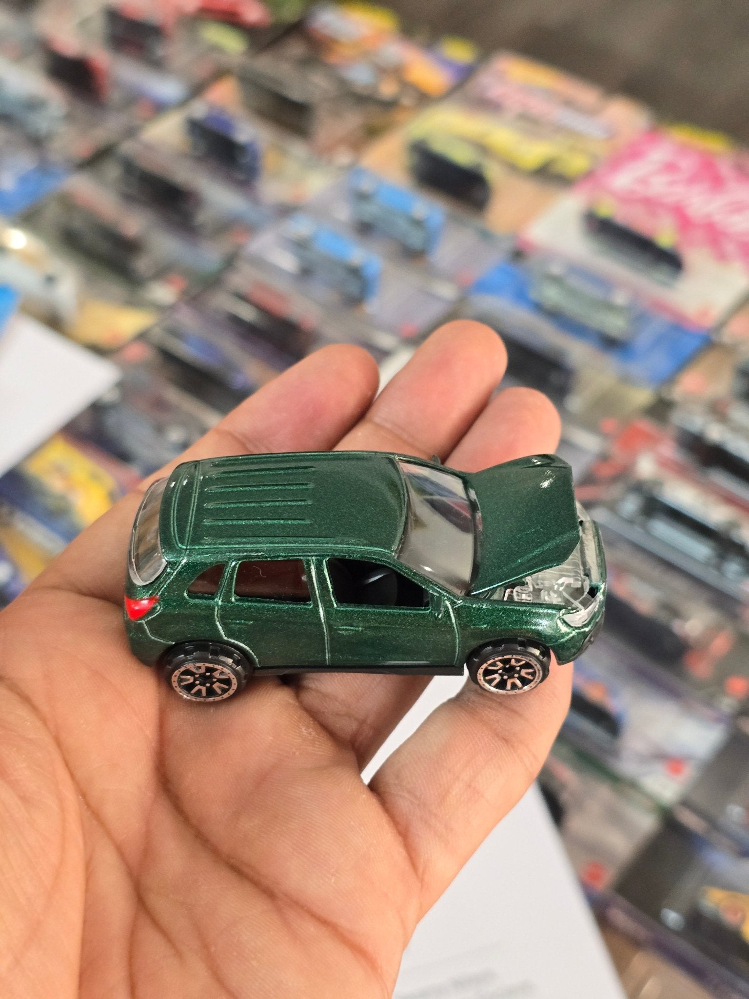 Majorette Mitsubishi ASX - Green (Uncarded) - Kinder Logs
