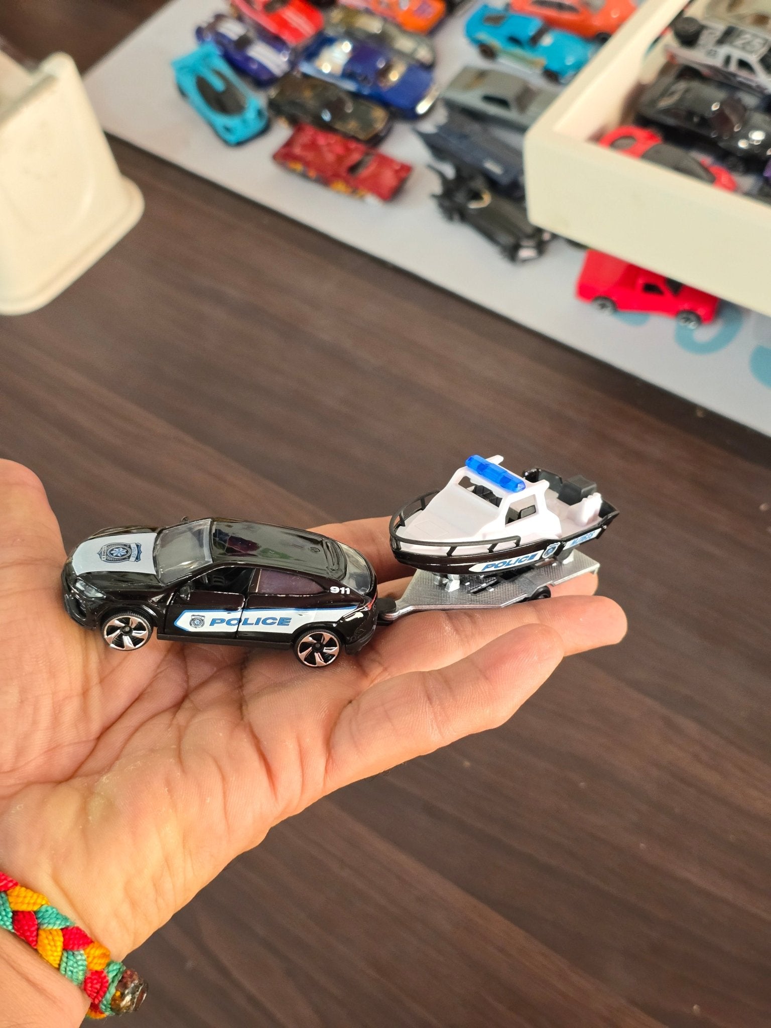 Majorette Police Lamborghini Urus With A Boat Trailer (Uncarded) - Kinder Logs