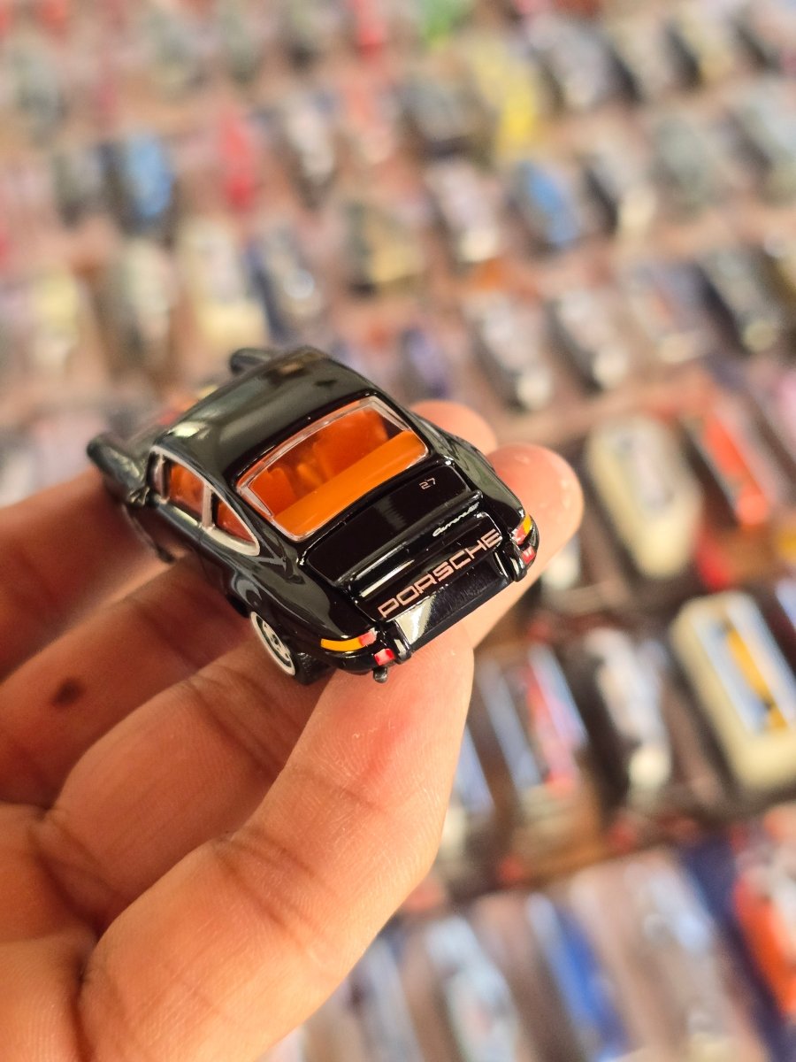 Majorette Porsche 911 Carrera RS 2.7 (Uncarded) - Kinder Logs