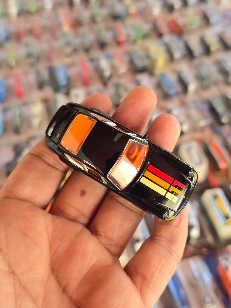 Majorette Porsche 911 Carrera RS 2.7 (Uncarded) - Kinder Logs