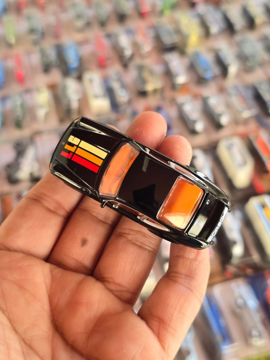 Majorette Porsche 911 Carrera RS 2.7 (Uncarded) - Kinder Logs