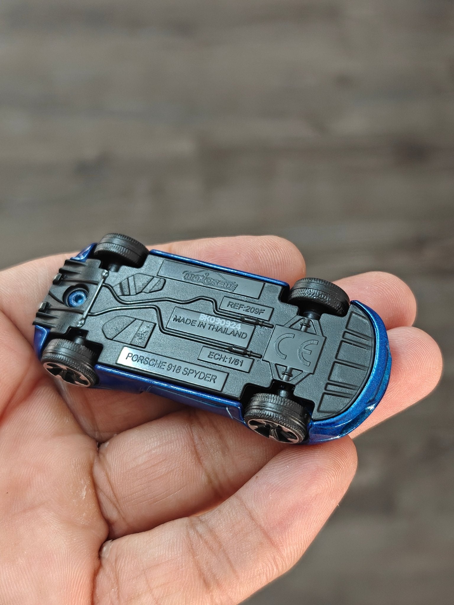 Majorette Porsche 918 Spyder - Blue (Uncarded - New) - Kinder Logs
