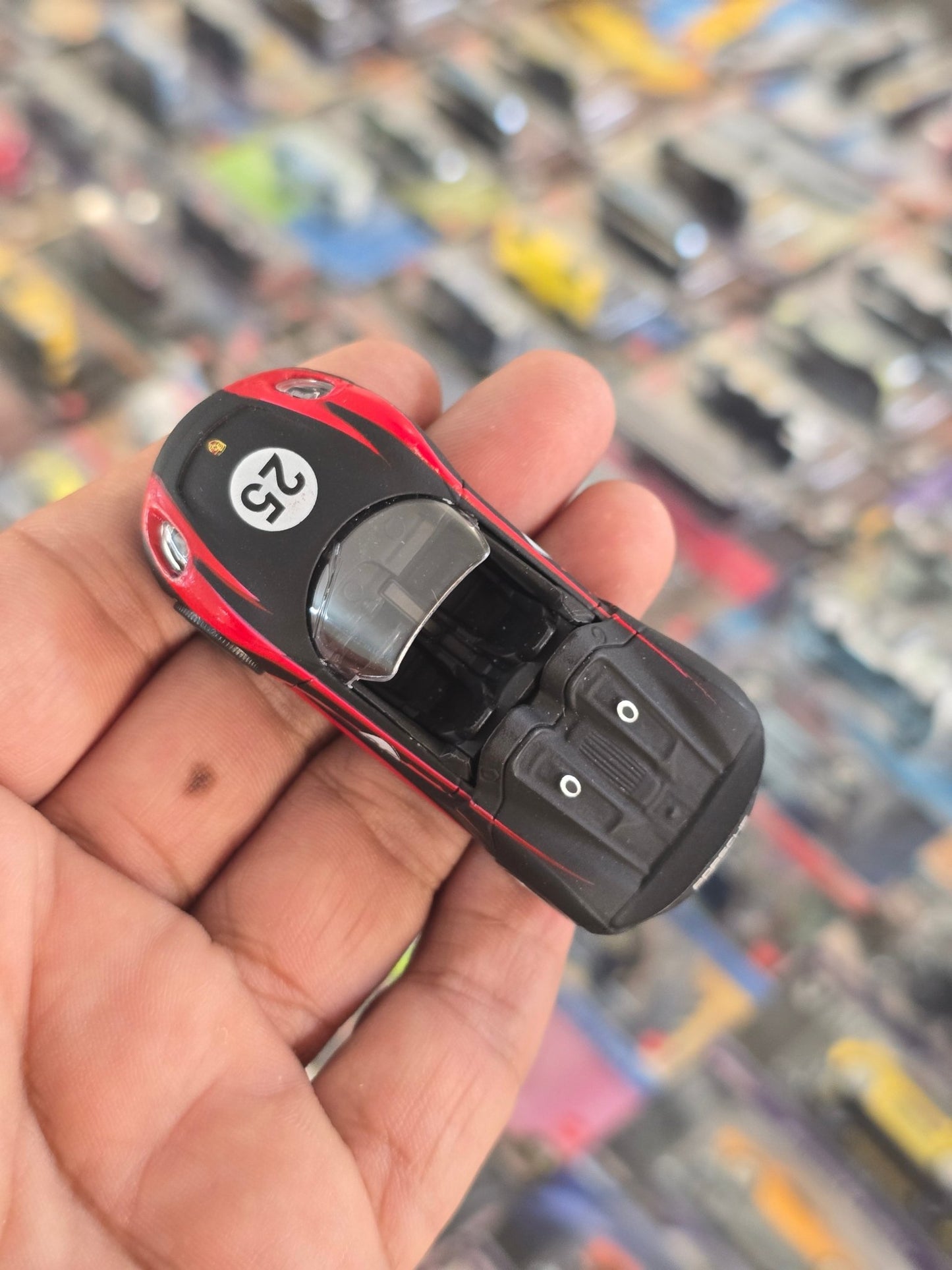 Majorette Porsche 918 Spyder Matte Black Edition (Uncarded) - Kinder Logs