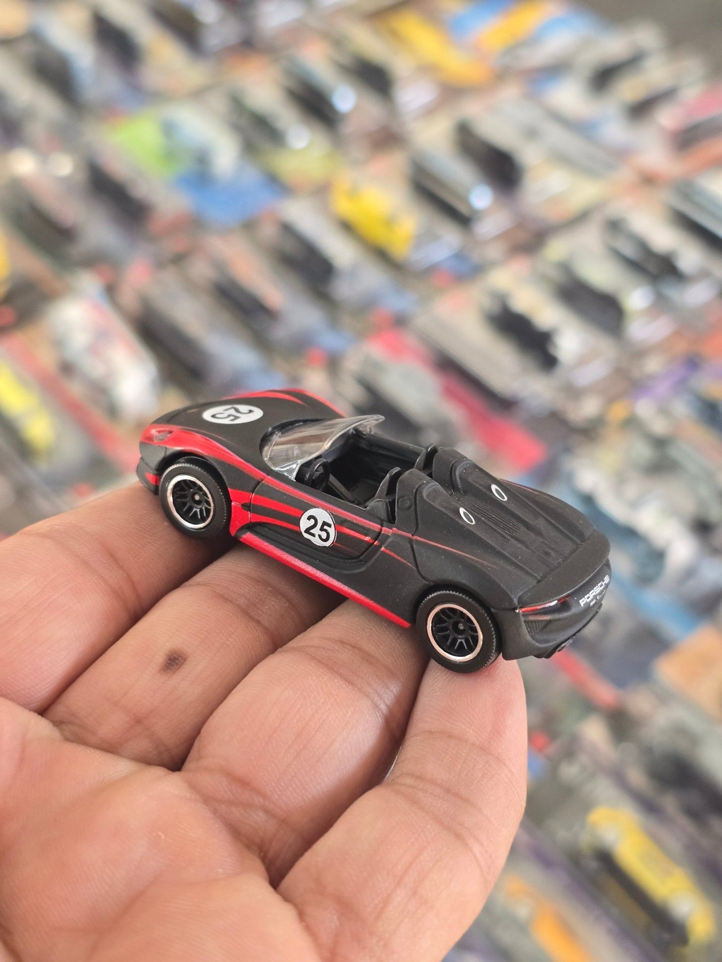 Majorette Porsche 918 Spyder Matte Black Edition (Uncarded) - Kinder Logs