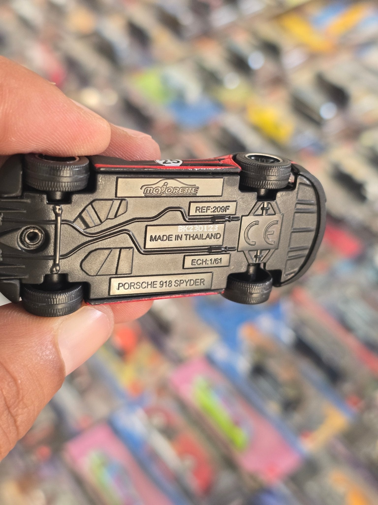 Majorette Porsche 918 Spyder Matte Black Edition (Uncarded) - Kinder Logs