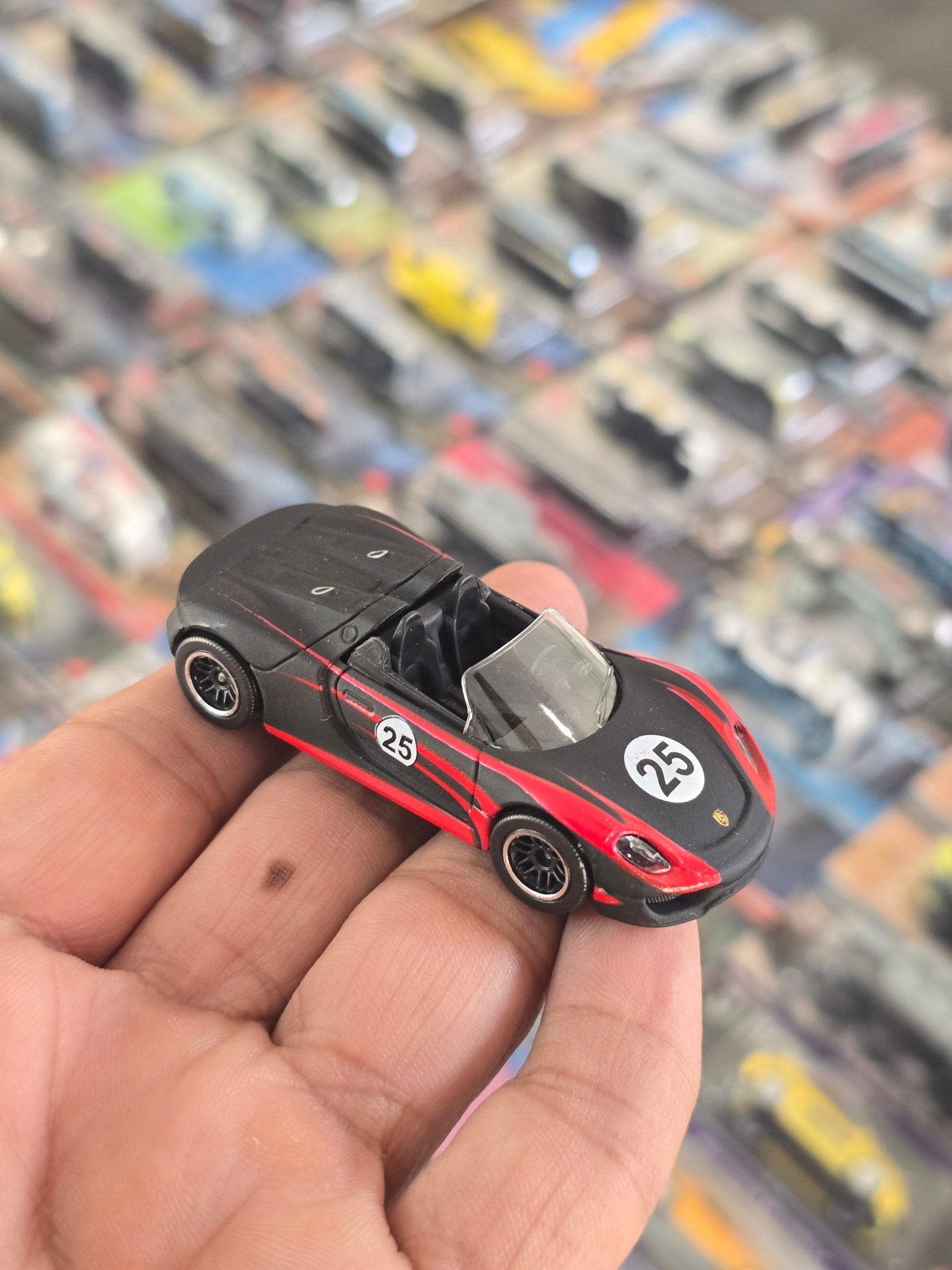 Majorette Porsche 918 Spyder Matte Black Edition (Uncarded) - Kinder Logs