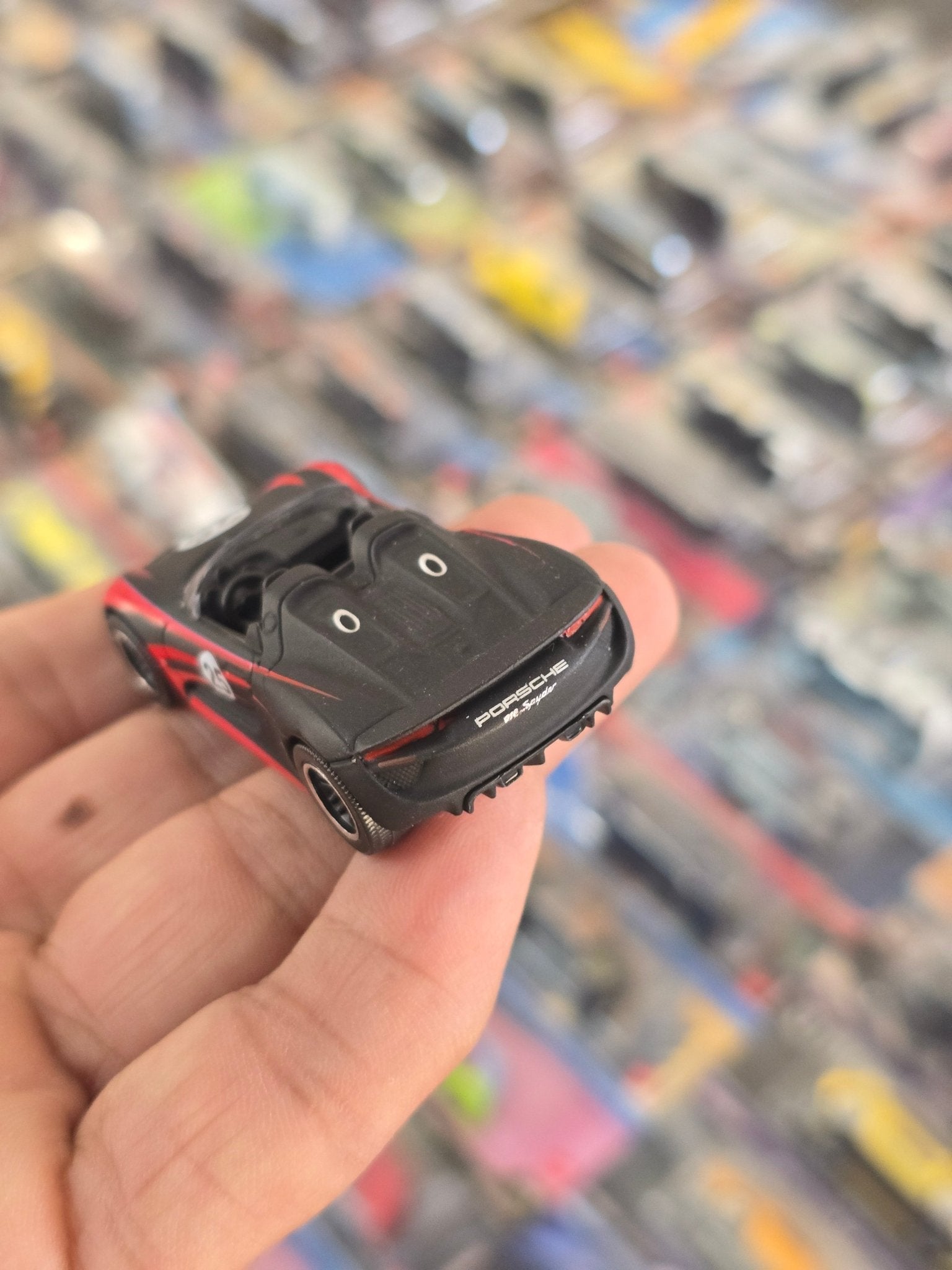 Majorette Porsche 918 Spyder Matte Black Edition (Uncarded) - Kinder Logs