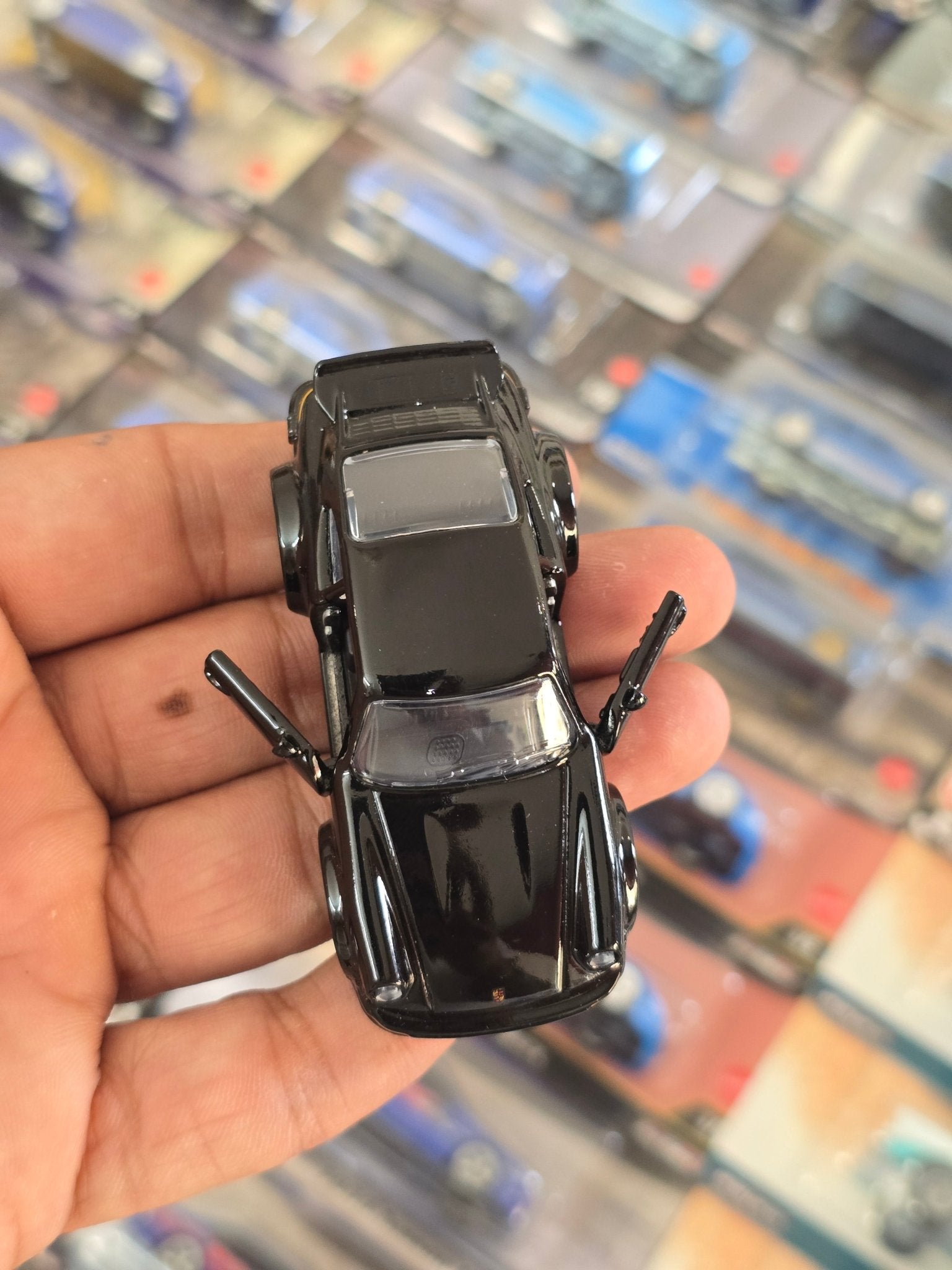 Majorette Porsche 934 Gloss Black Edition (Uncarded) - Kinder Logs