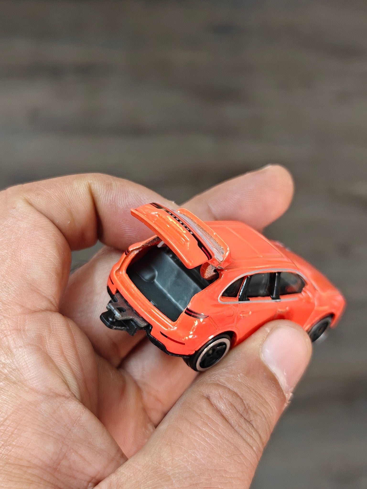 Majorette Porsche Cayenne Turbo - Orange (Uncarded - New) - Kinder Logs