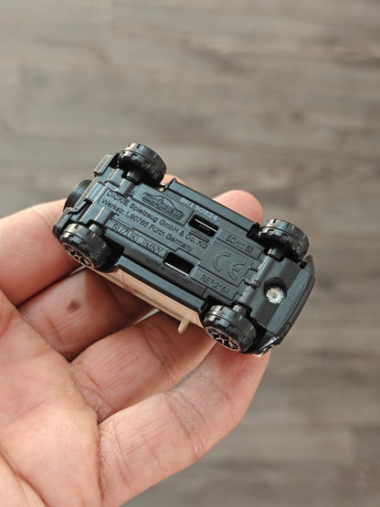 Majorette Suzuki Jimny - Cream (Uncarded) - Kinder Logs