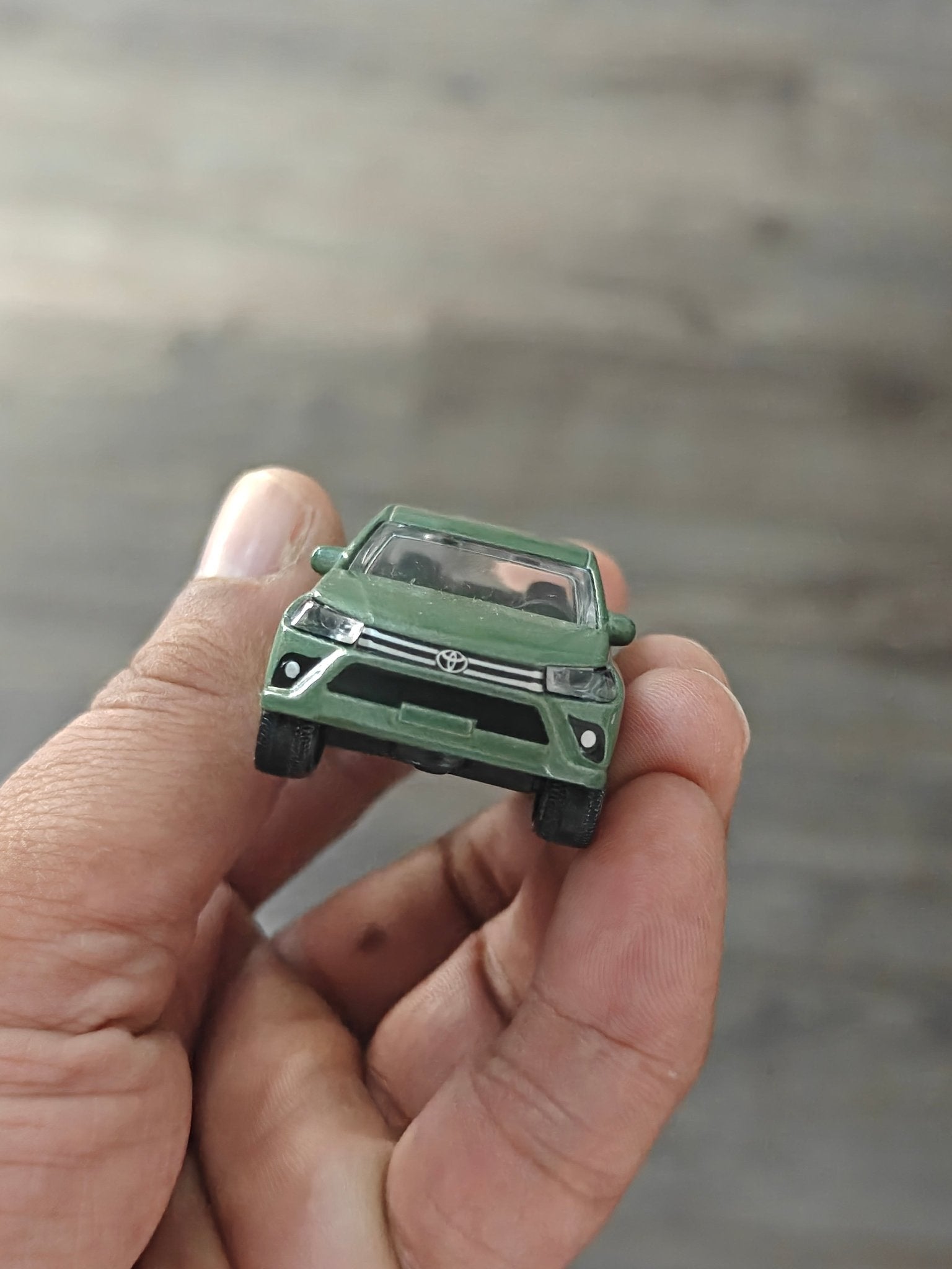 Majorette Toyota Hilux REVO - Green (Uncarded - New) - Kinder Logs