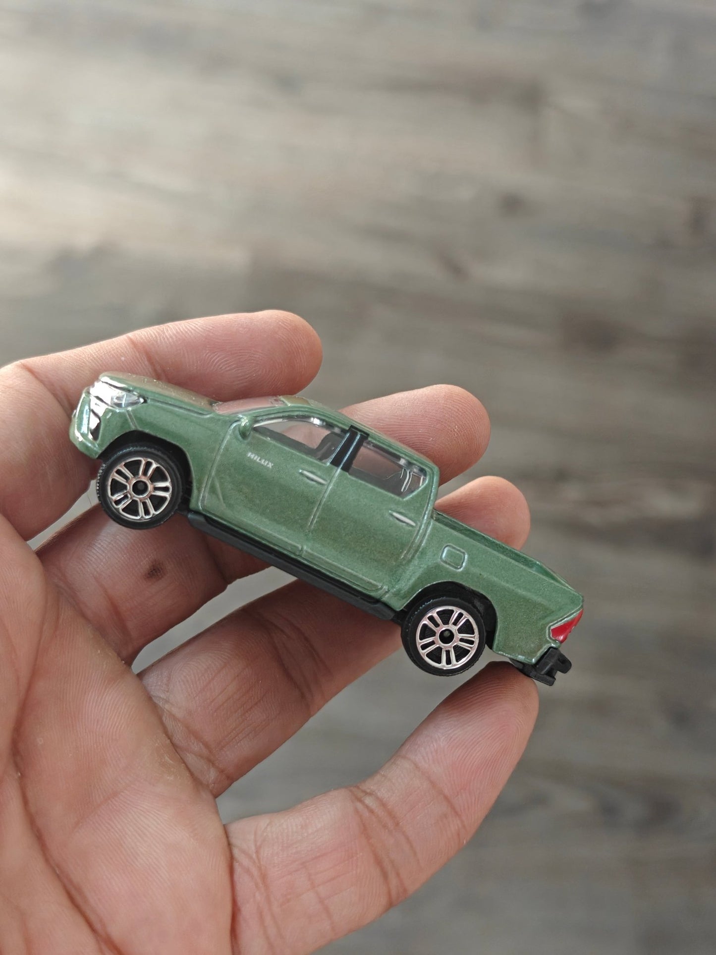 Majorette Toyota Hilux REVO - Green (Uncarded - New) - Kinder Logs