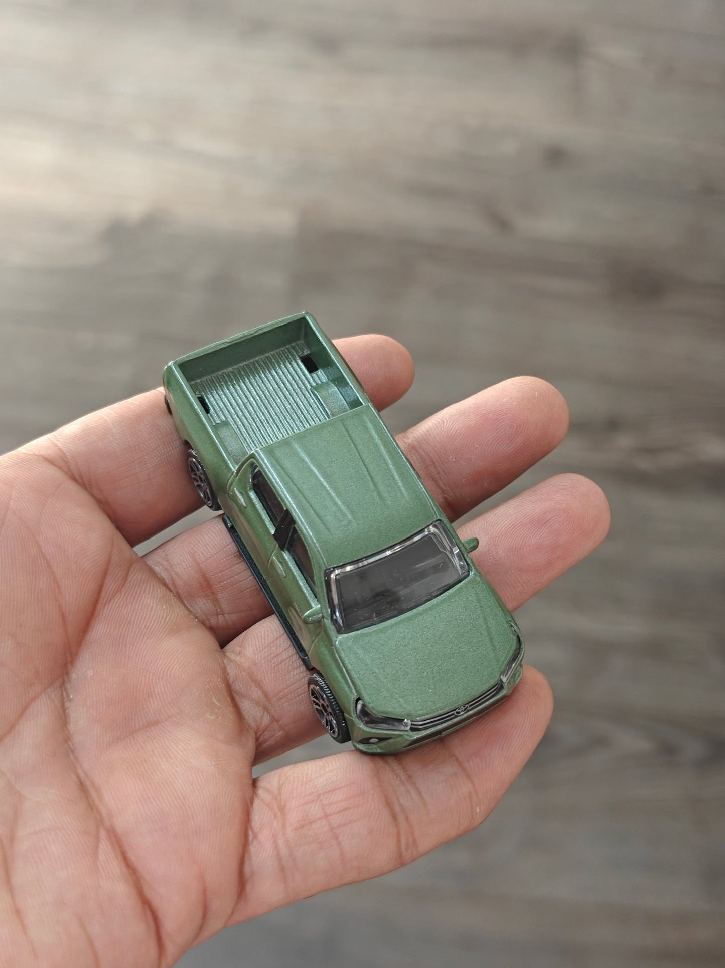 Majorette Toyota Hilux REVO - Green (Uncarded - New) - Kinder Logs