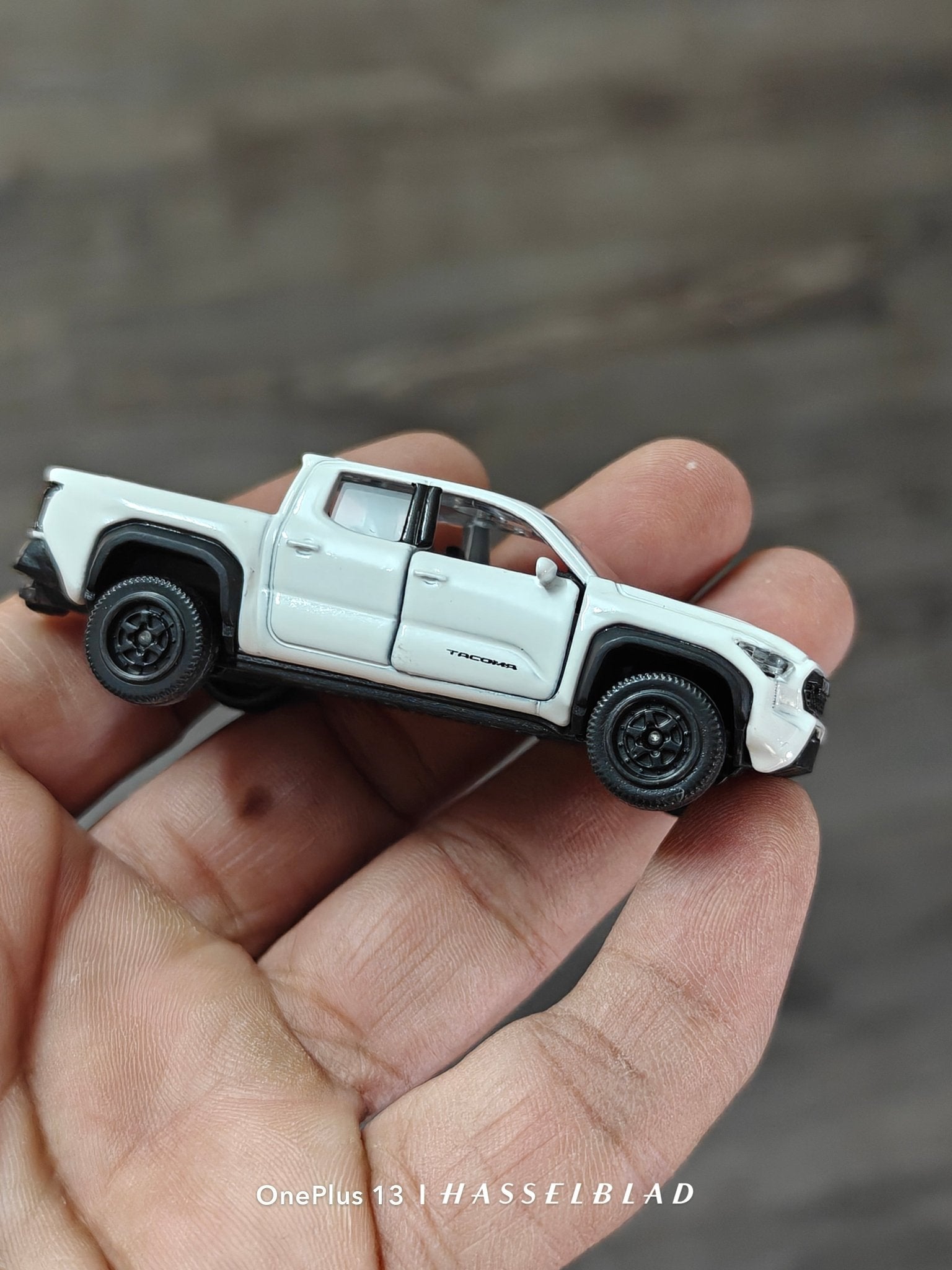 Majorette Toyota Tacoma TRD Pro - White (Uncarded - New) - Kinder Logs