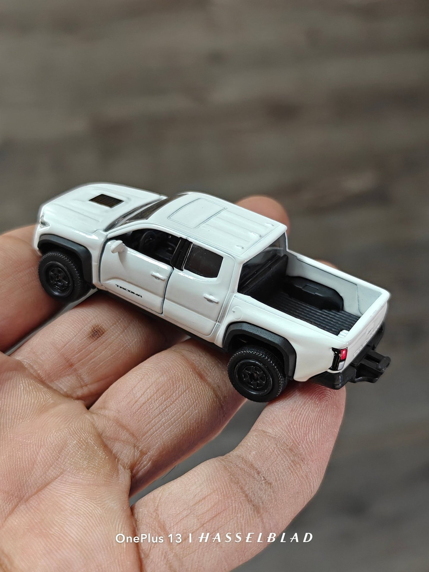 Majorette Toyota Tacoma TRD Pro - White (Uncarded - New) - Kinder Logs