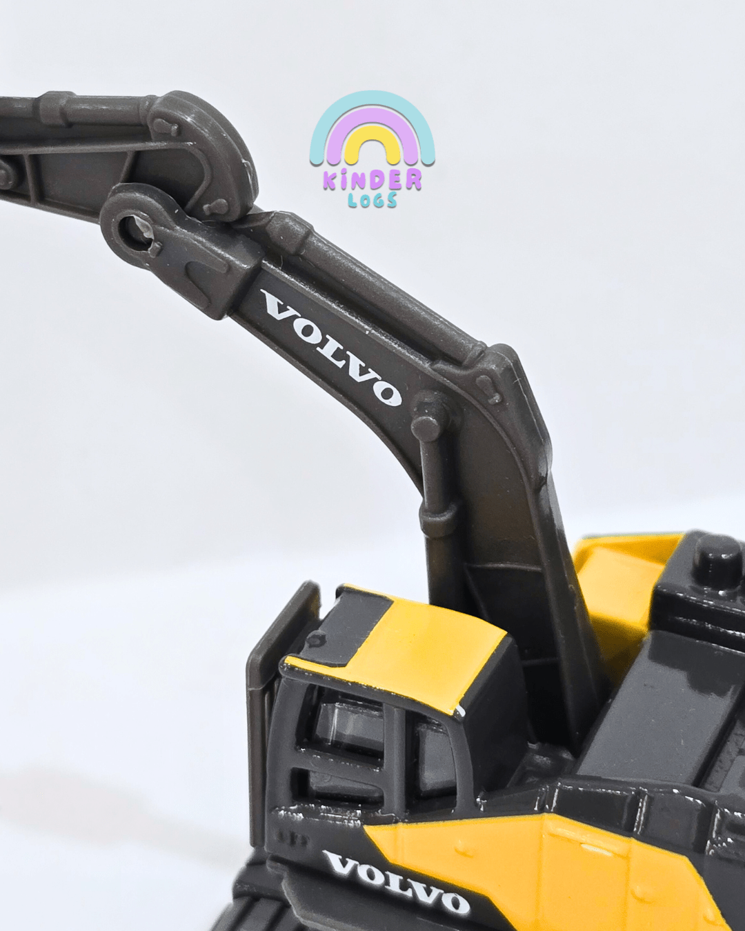Majorette Volvo Excavator EC950F (Uncarded - New) - Kinder Logs