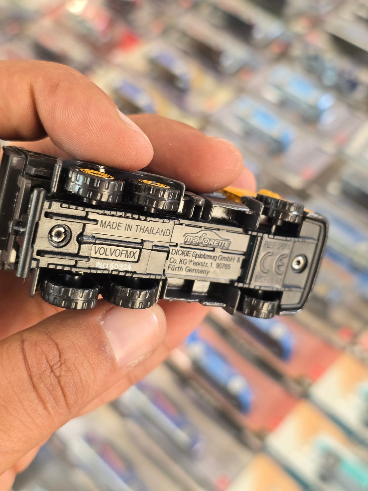 Majorette Volvo Truck - FMX Dumper (Uncarded) - Kinder Logs