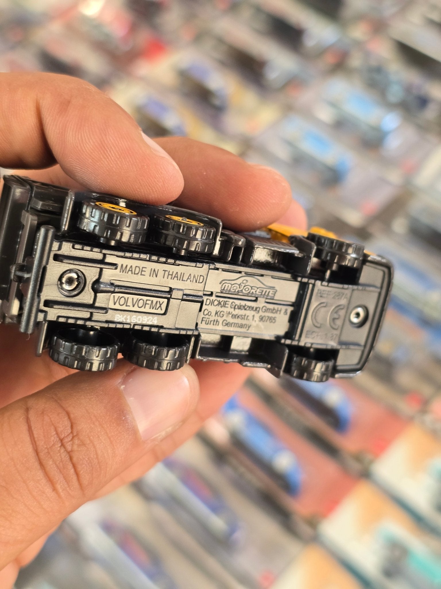 Majorette Volvo Truck - FMX Dumper (Uncarded) - Kinder Logs