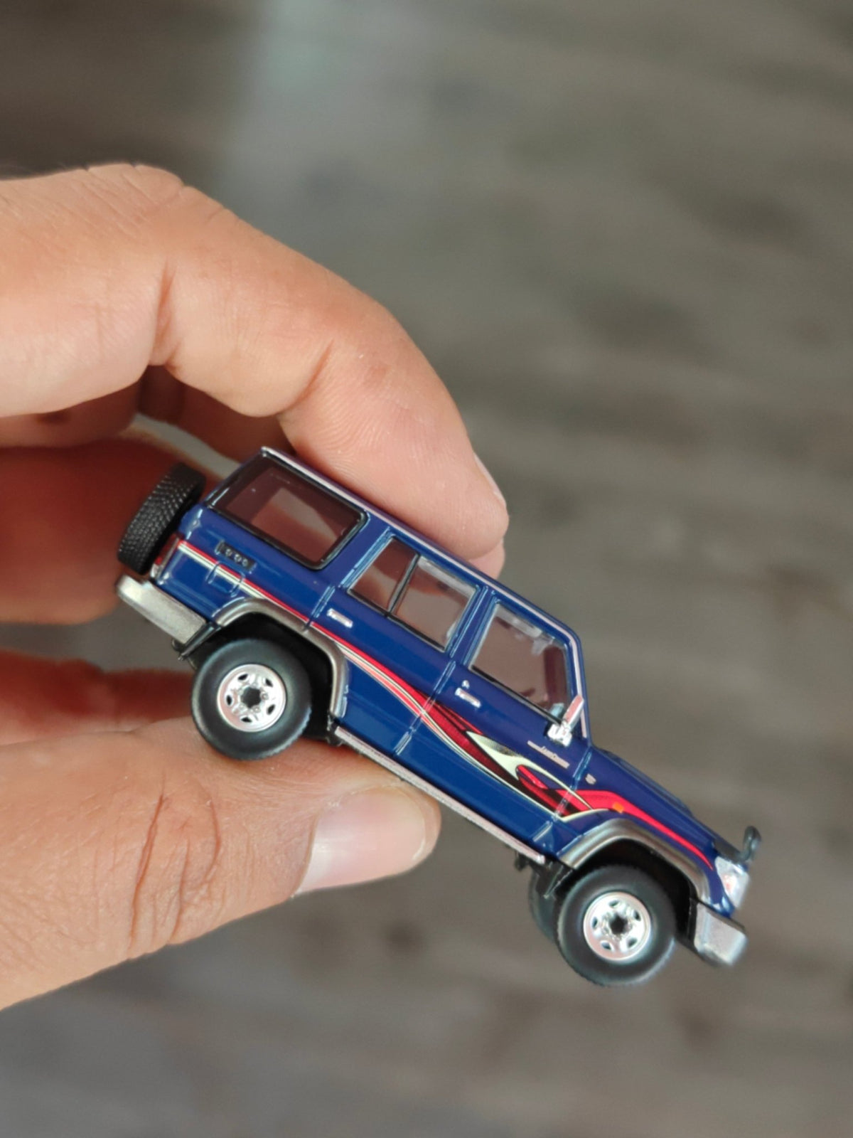 Massdi 1994 Toyota Land Cruiser LC76 - Blue (Open Box) - Kinder Logs