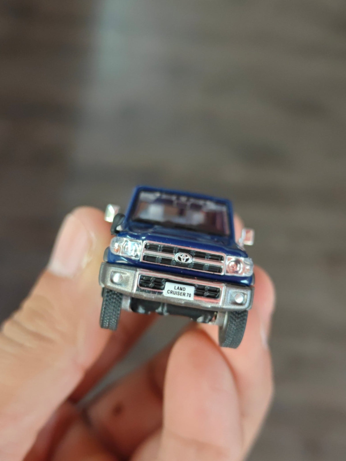 Massdi 1994 Toyota Land Cruiser LC76 - Blue (Open Box) - Kinder Logs