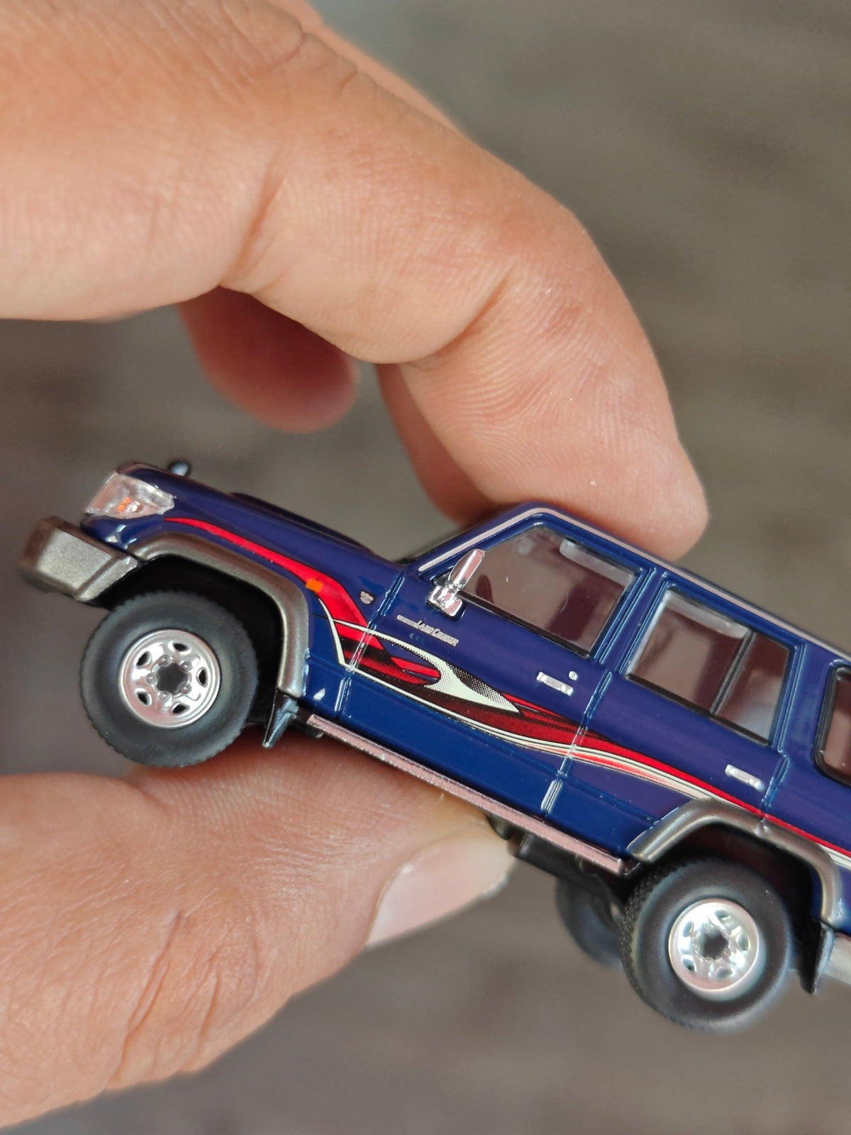 Massdi 1994 Toyota Land Cruiser LC76 - Blue (Open Box) - Kinder Logs