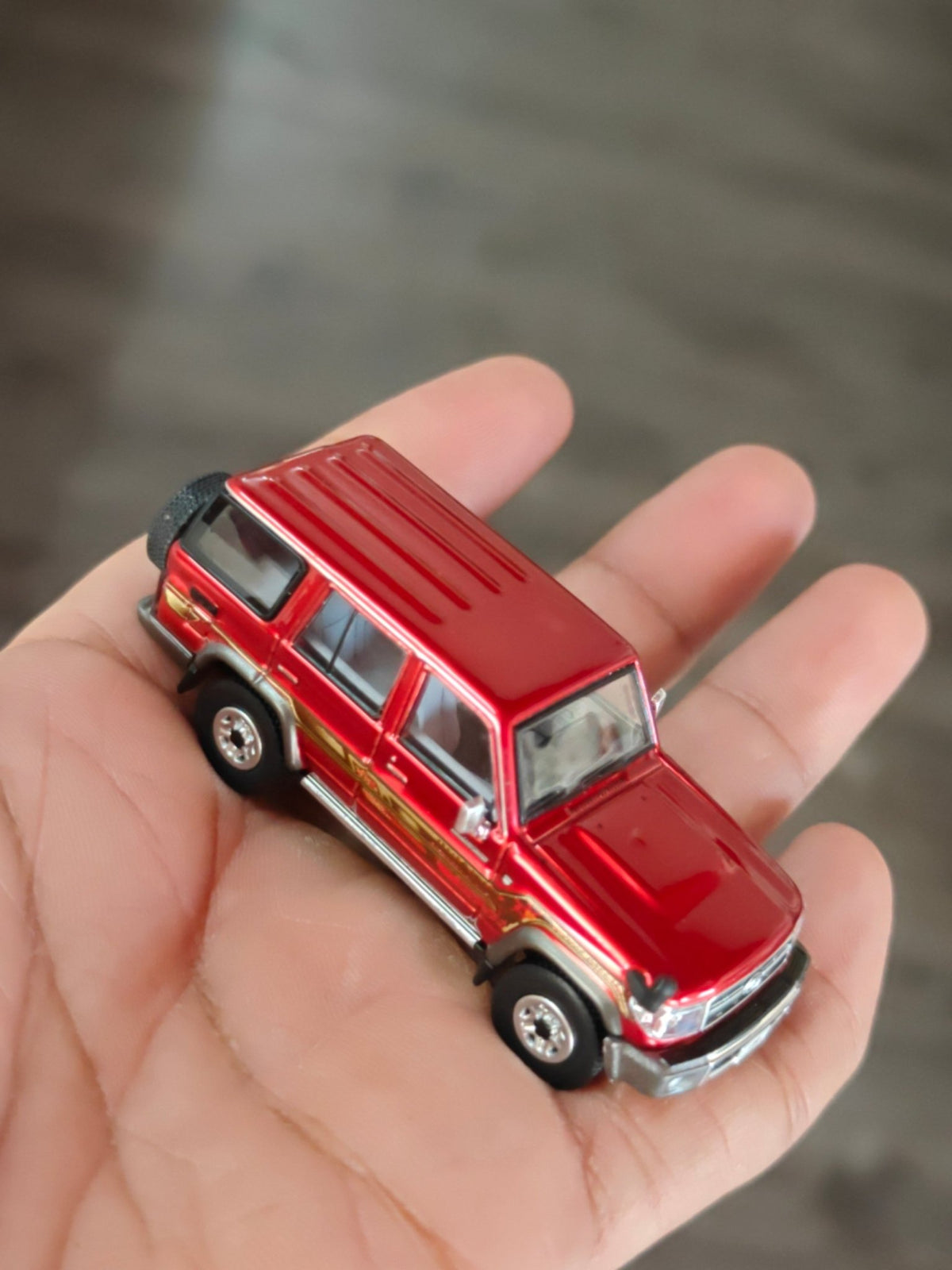 Massdi 1994 Toyota Land Cruiser LC76 - Red (Open Box) - Kinder Logs