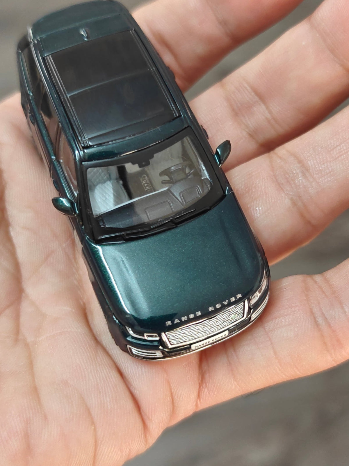 Massdi 2020 Land Rover Range Rover (Open Box) - Kinder Logs