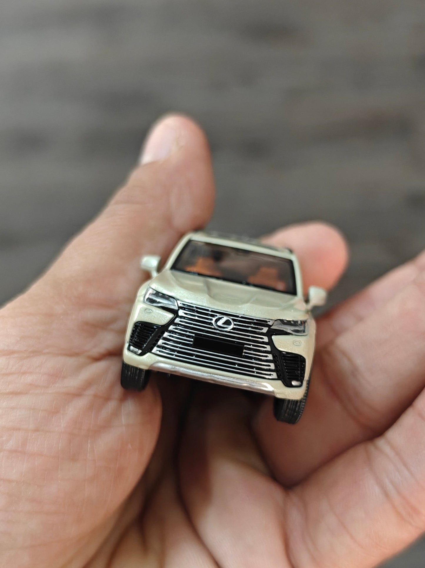 Massdi 2022 Lexus LX600 (Open Box) - Kinder Logs