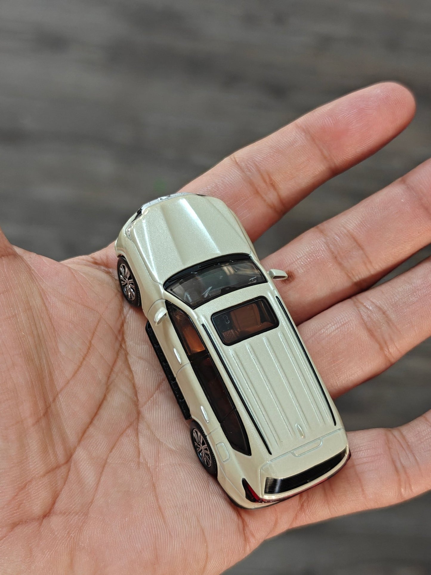 Massdi 2022 Lexus LX600 (Open Box) - Kinder Logs