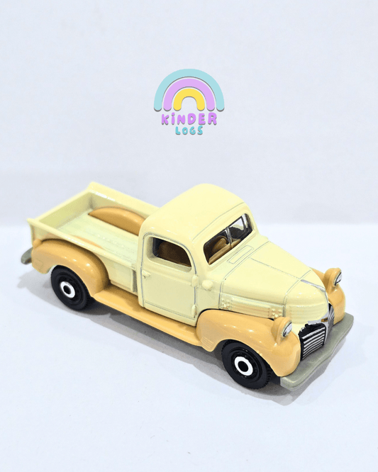 Matchbox 1940 Dodge V - Series Truck - Beige (Uncarded) - Kinder Logs