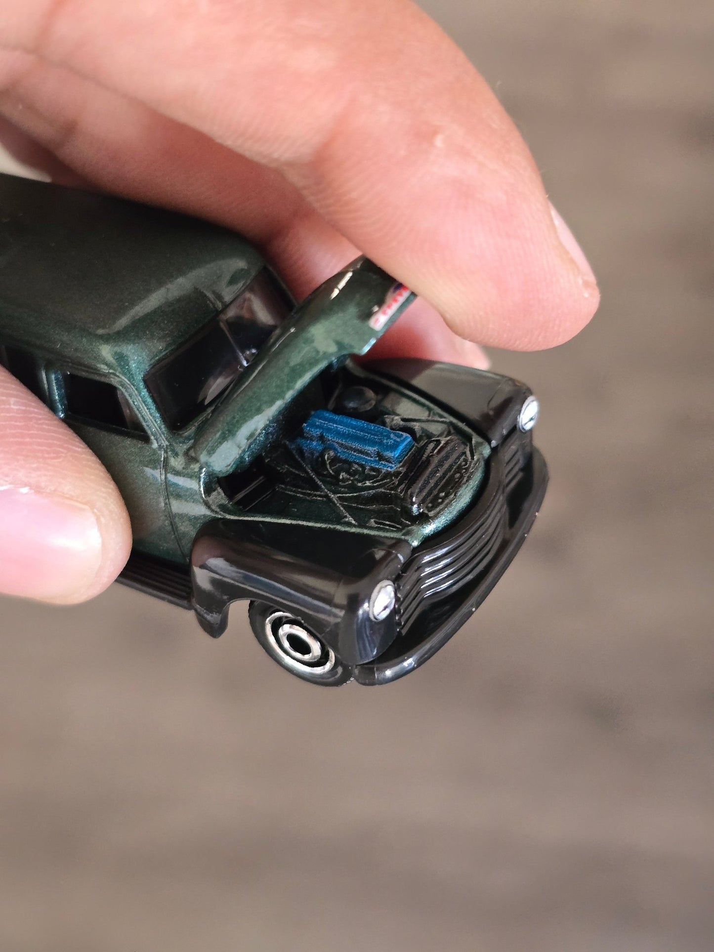 Matchbox 1950 Chevy Suburban - Moving Parts (Uncarded - New) - Kinder Logs