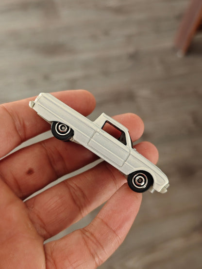 Matchbox 1961 Ford Falcon Ranchero - White (Uncarded - New) - Kinder Logs