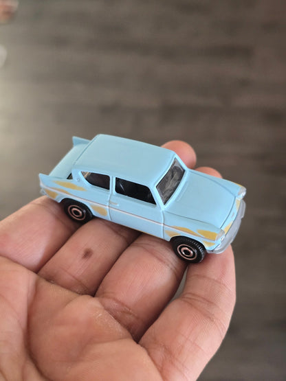Matchbox 1962 Ford Anglia Harry Potter Edition (Uncarded - New) - Kinder Logs